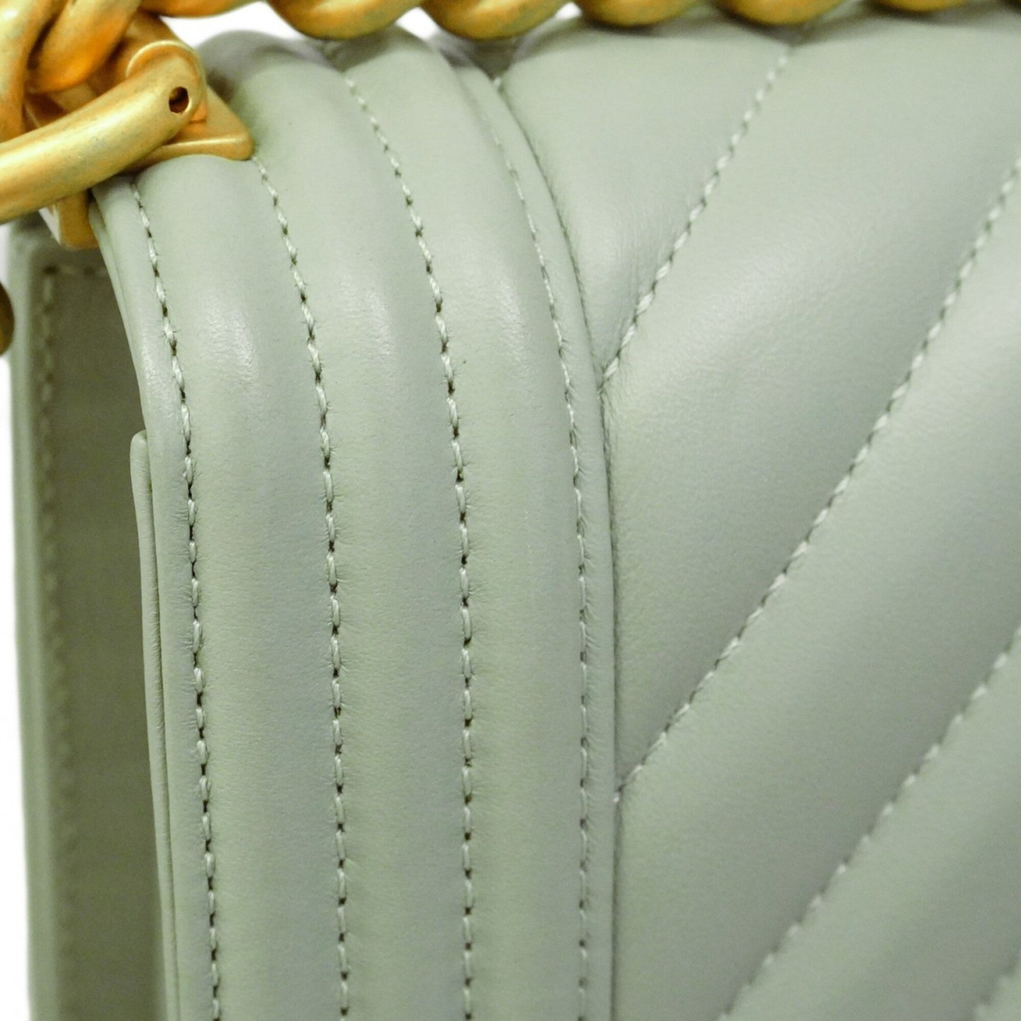 Chanel Light Green Leather Shoulder Bag (Pre-Owned)
