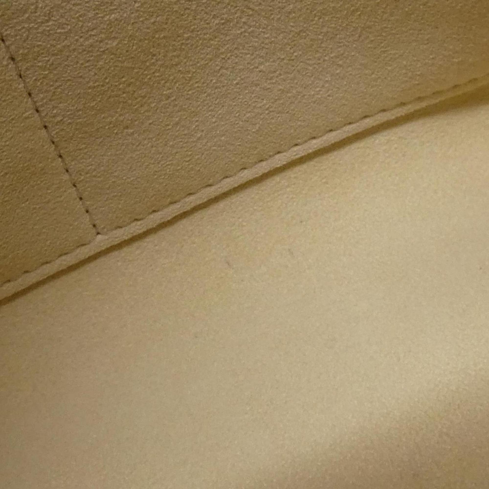 Louis Vuitton Cream Leather Handbag (Pre-Owned)