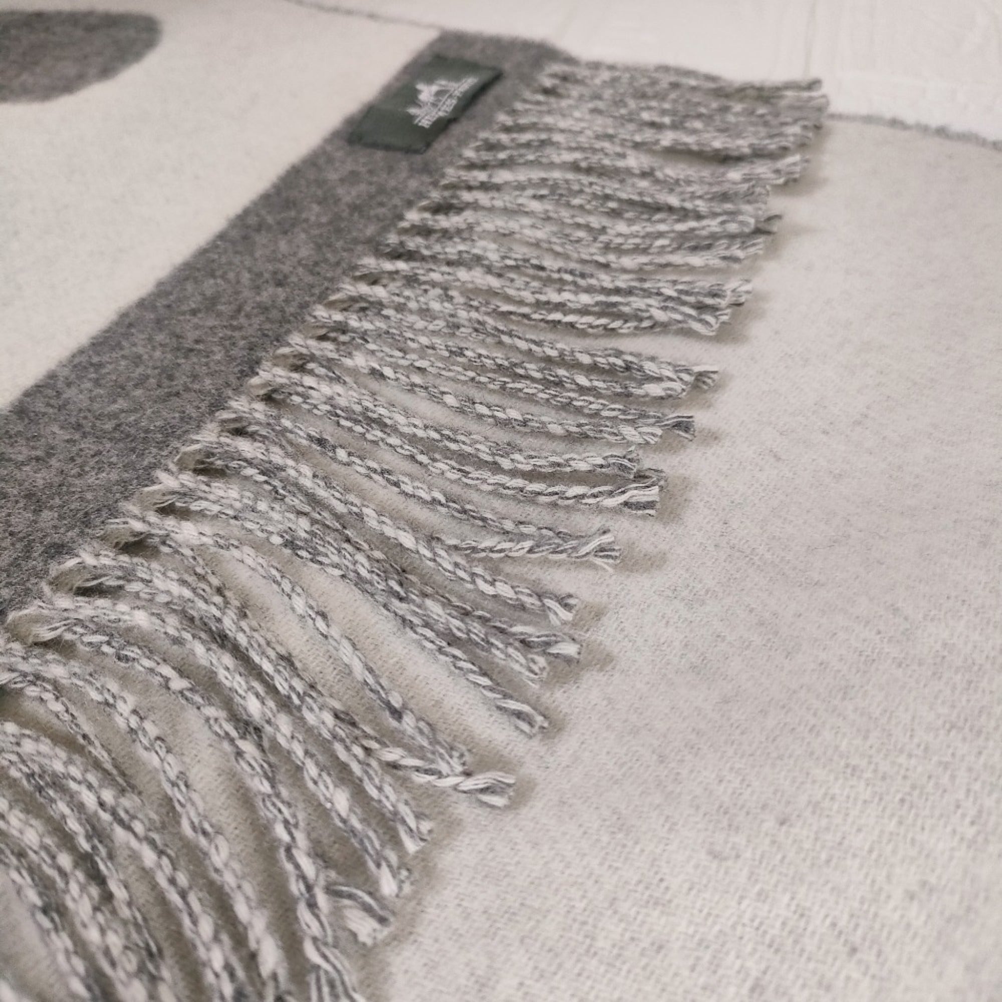 Hermes Kara Gray Off-White Cashmere (Pre-Owned)