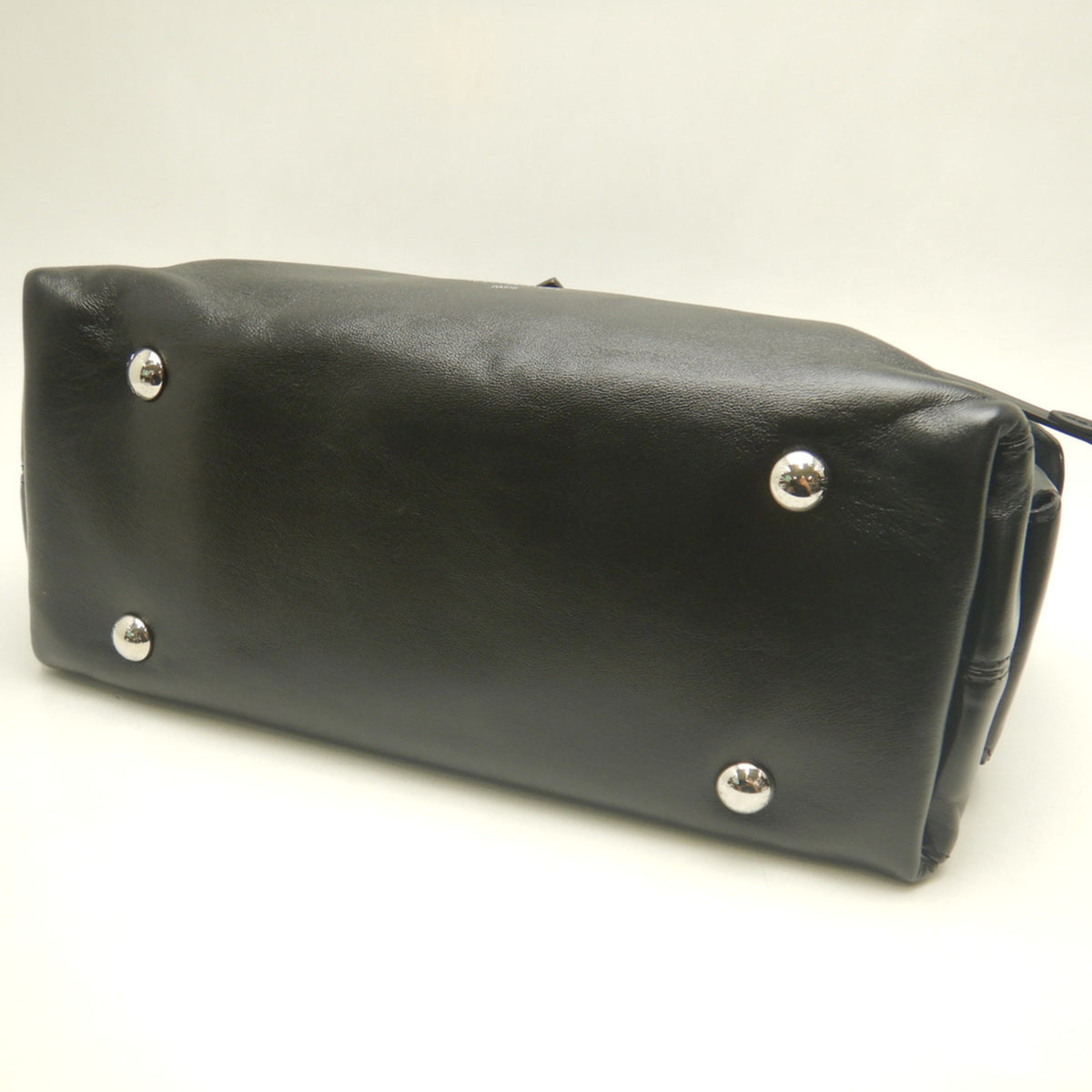 Louis Vuitton Noir Leather Shoulder Bag (Pre-Owned)