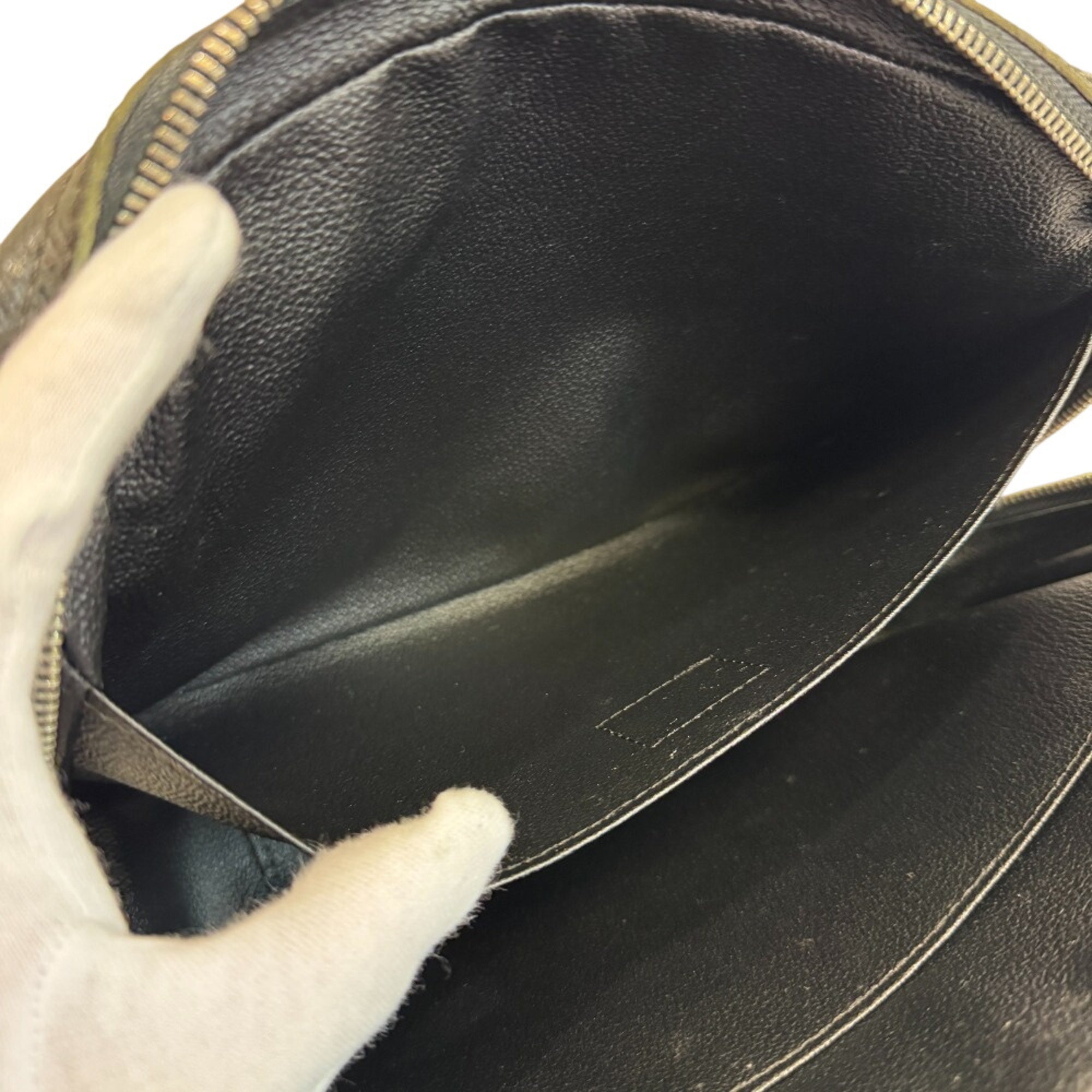 Louis Vuitton Black Leather Clutch Bag (Pre-Owned)