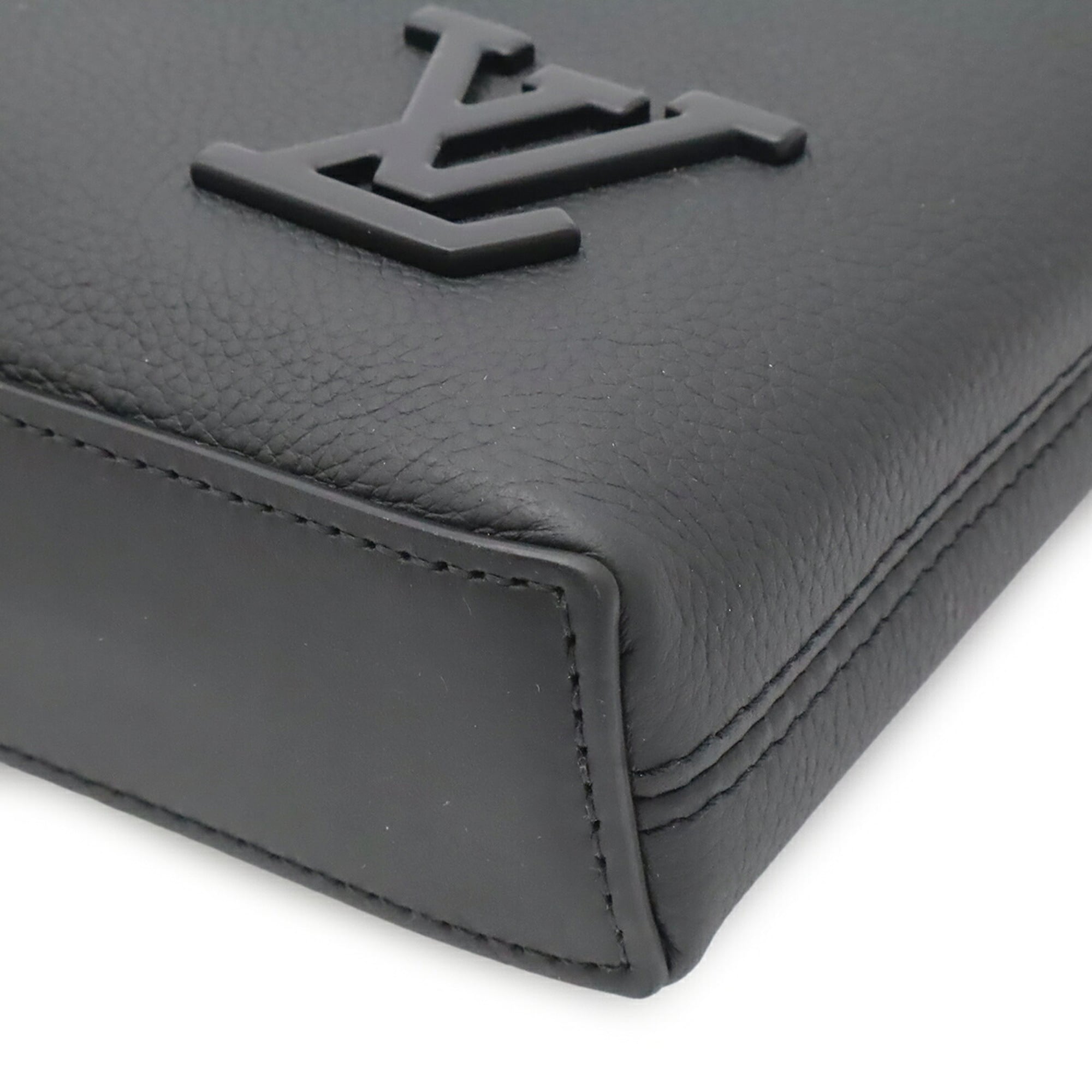 Louis Vuitton Noir Leather Clutch Bag Handbag Pochette Pouch (Pre-Owned)