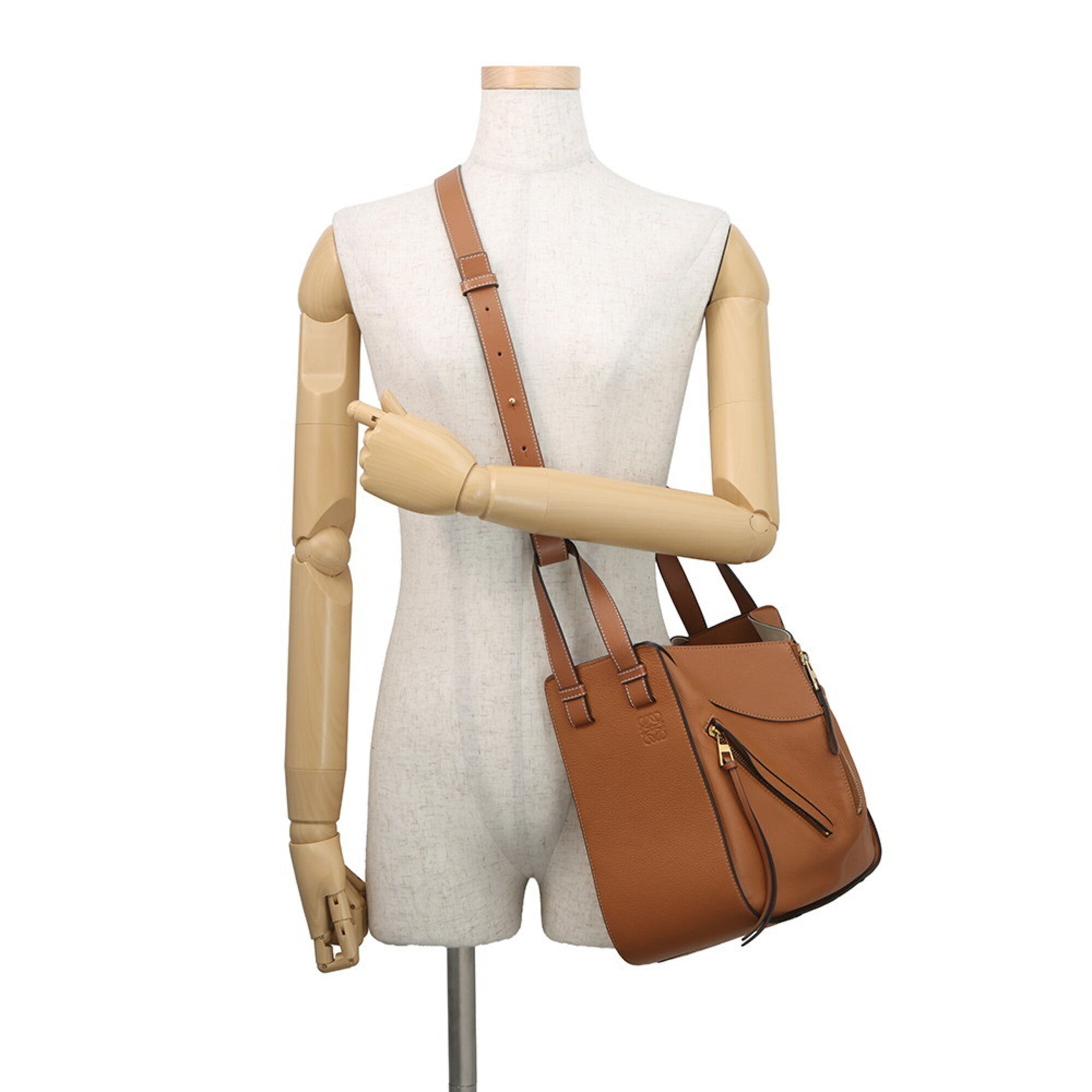 Loewe Brown Light Camel Leather Handbag (Pre-Owned)