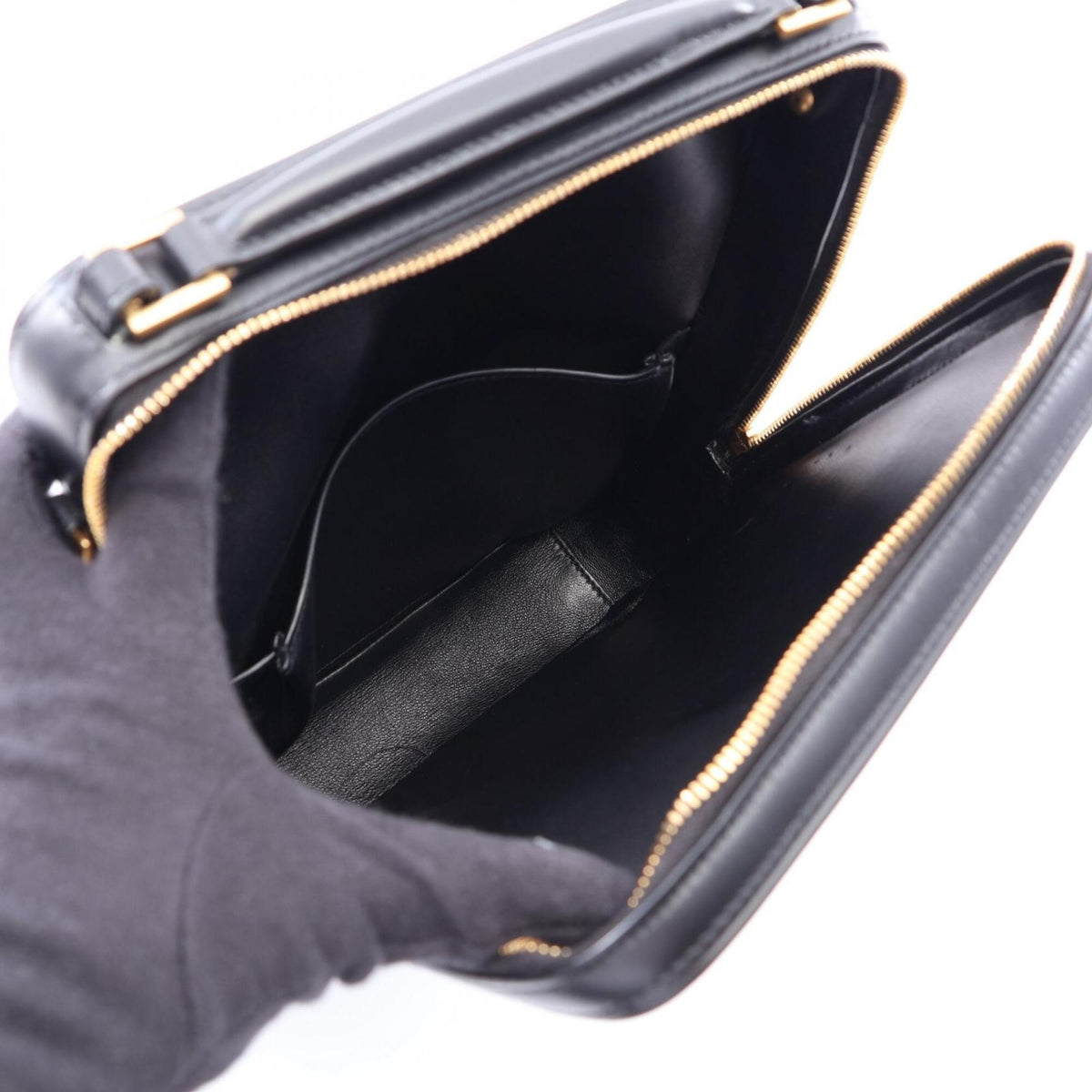 Yves Saint Laurent Black Leather Handbag (Pre-Owned)