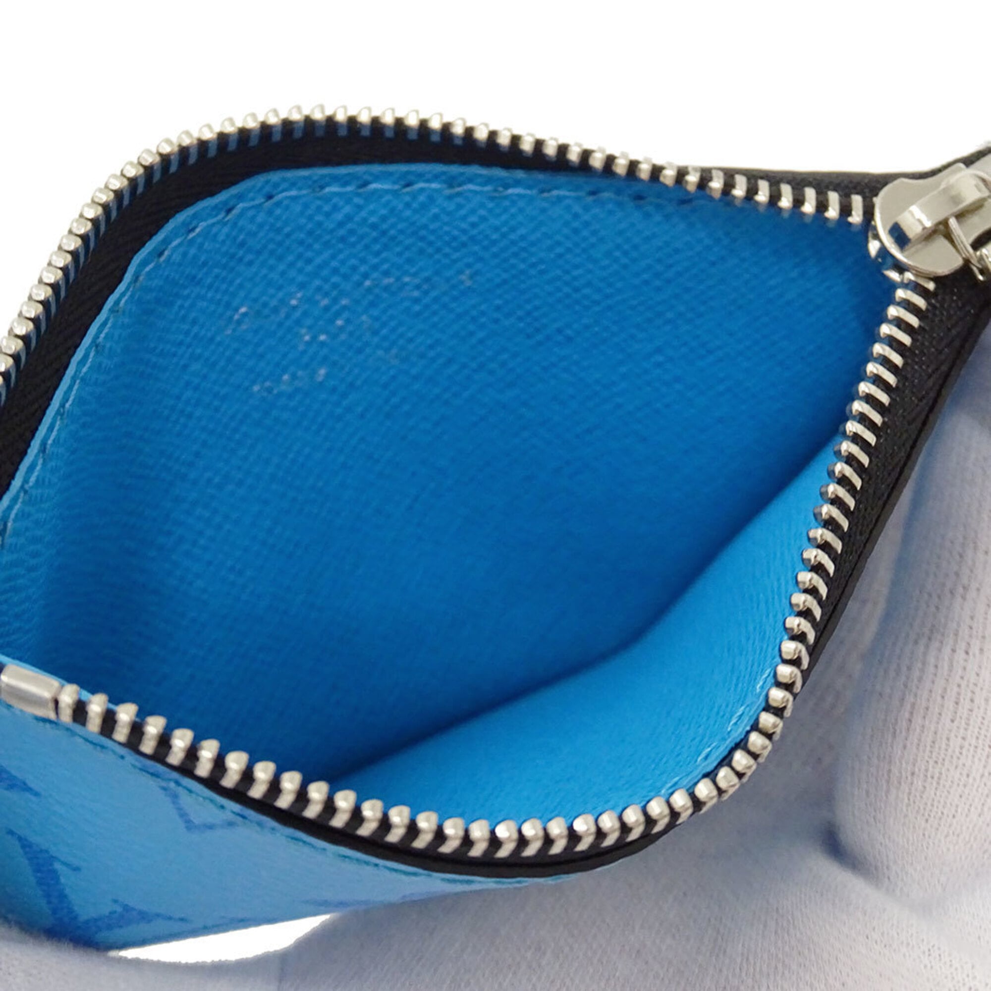 Louis Vuitton Blue Taigarama Handbag Pouch Shoulder Bag (Pre-Owned)