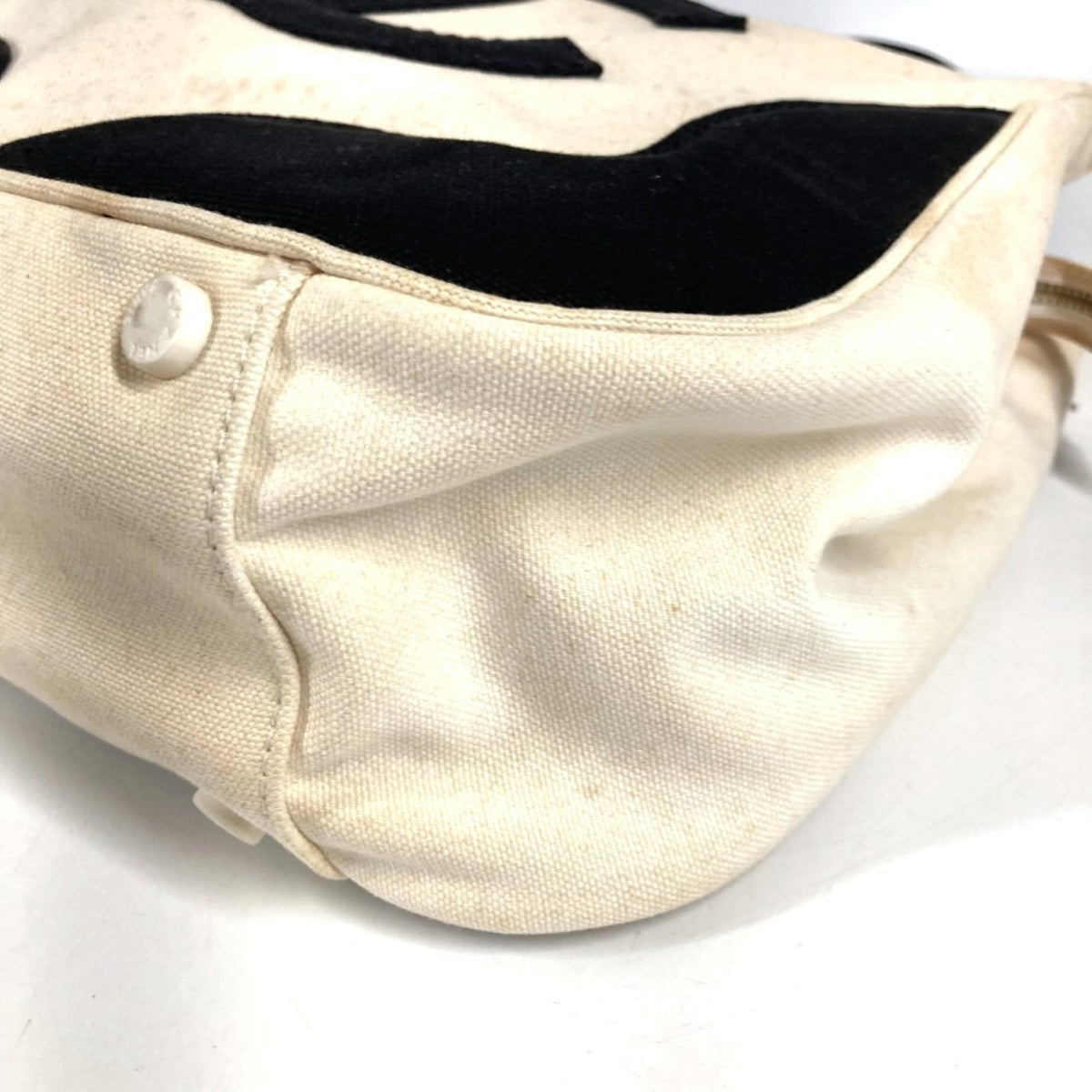 Chanel Black White Canvas Handbag Tote Bag (Pre-Owned)