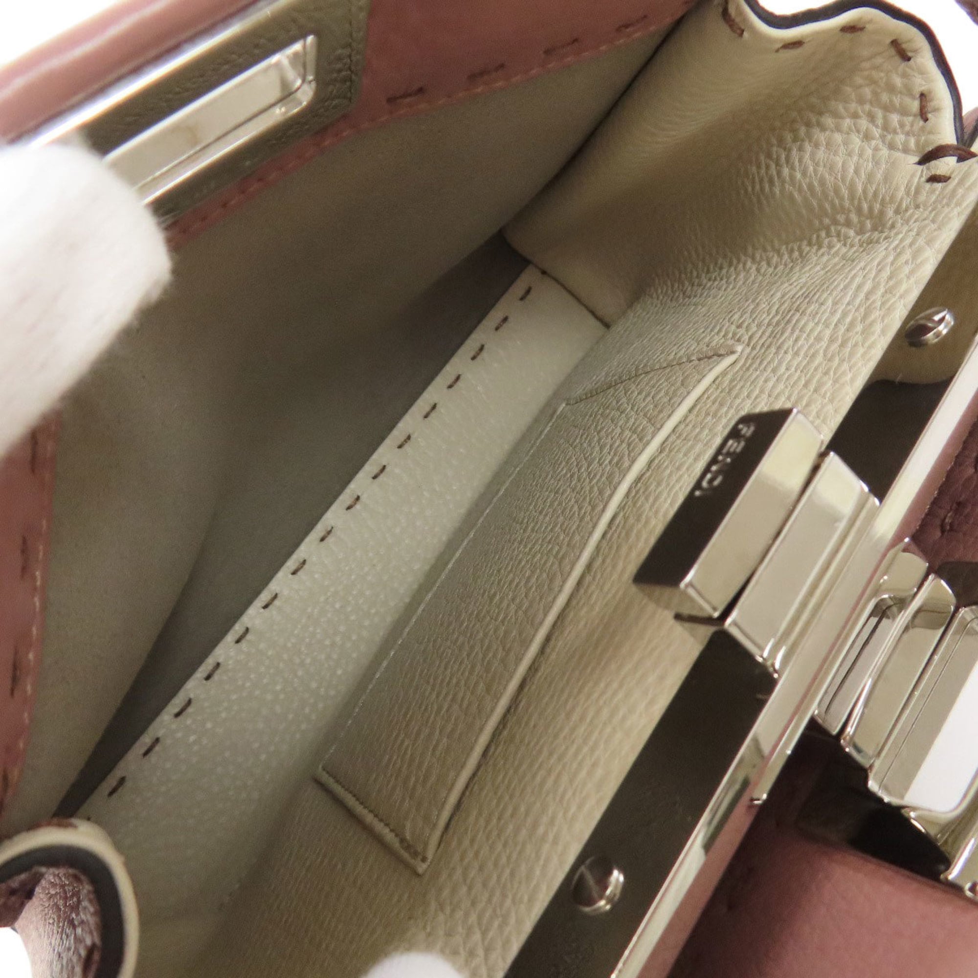 Fendi Pink Leather Handbag (Pre-Owned)