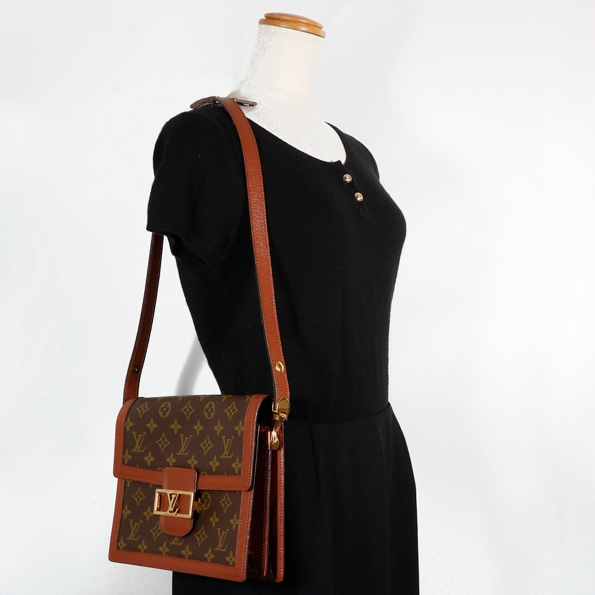 Louis Vuitton Brown Monogram Monogram Shoulder Bag (Pre-Owned)