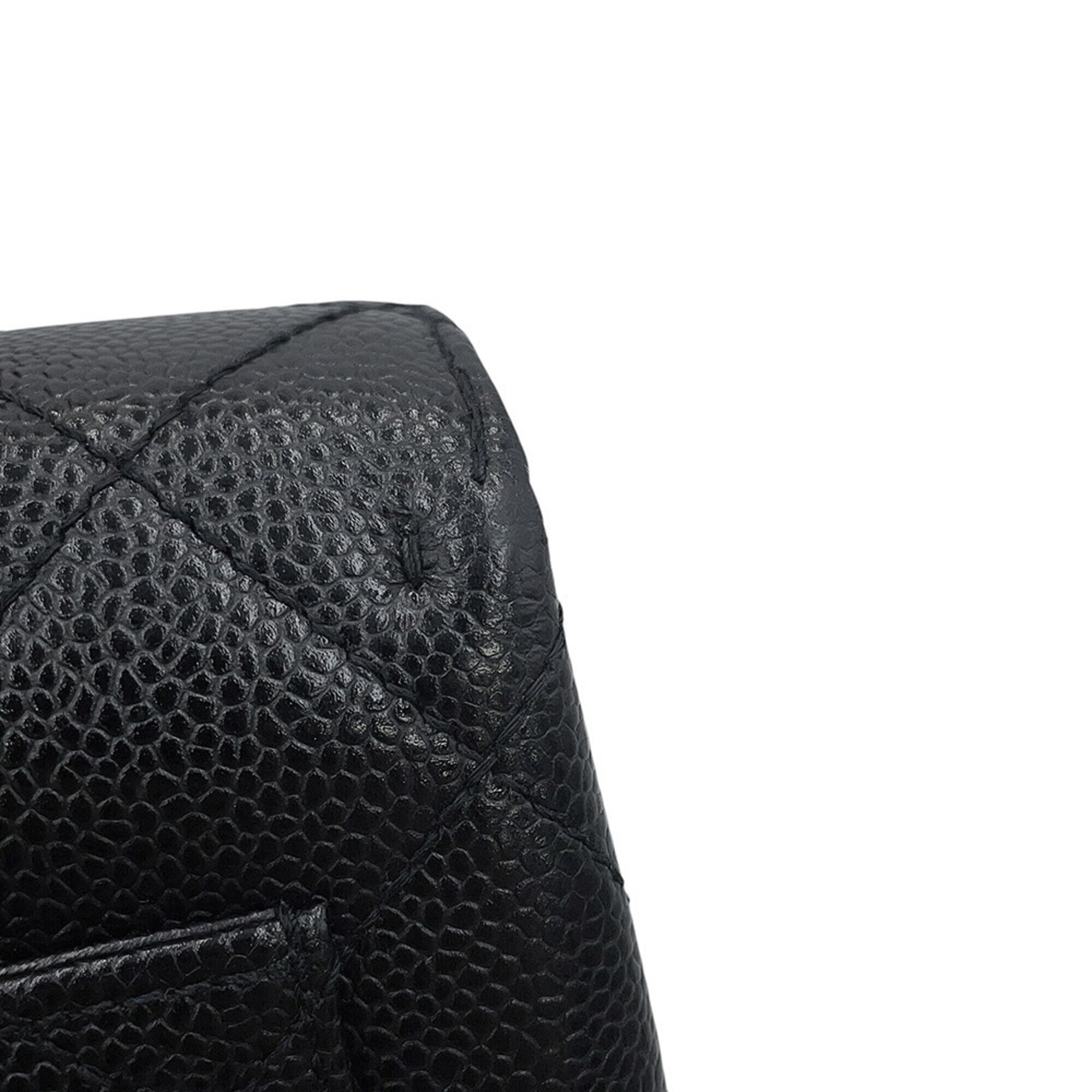 Chanel Black Grained Calfskin Handbag (Pre-Owned)