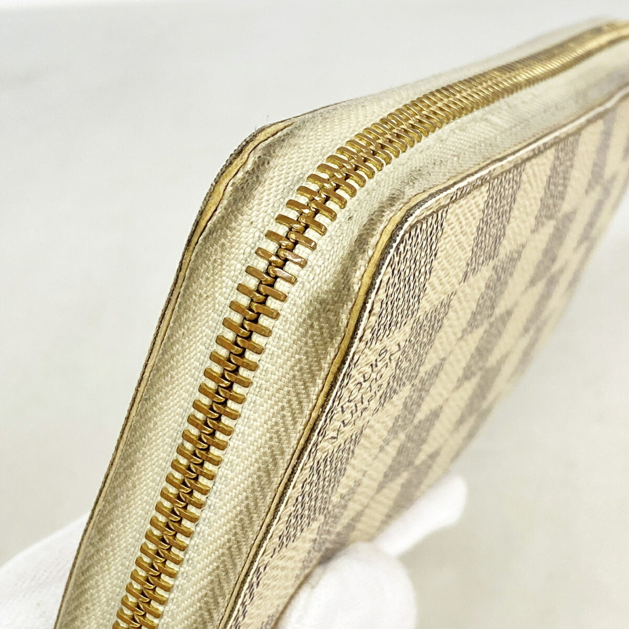 Louis Vuitton White Long Wallet (Bi-Fold) (Pre-Owned)