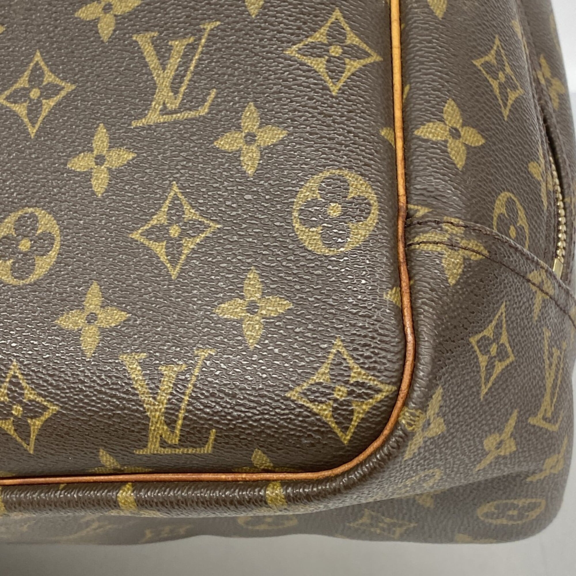 Louis Vuitton Brown Handbag (Pre-Owned)