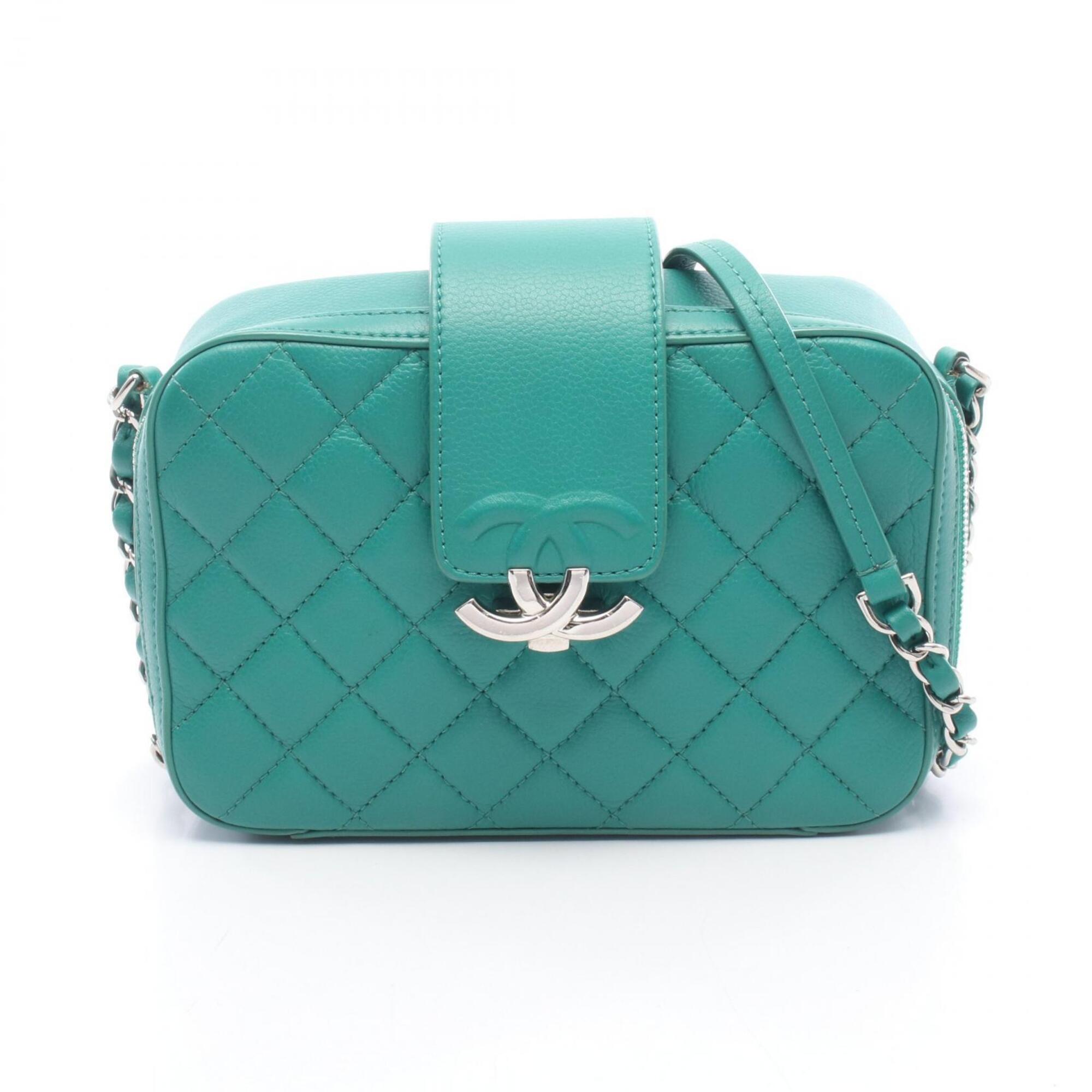 Chanel Green Grained Calfskin Handbag Shoulder Bag (Pre-Owned)