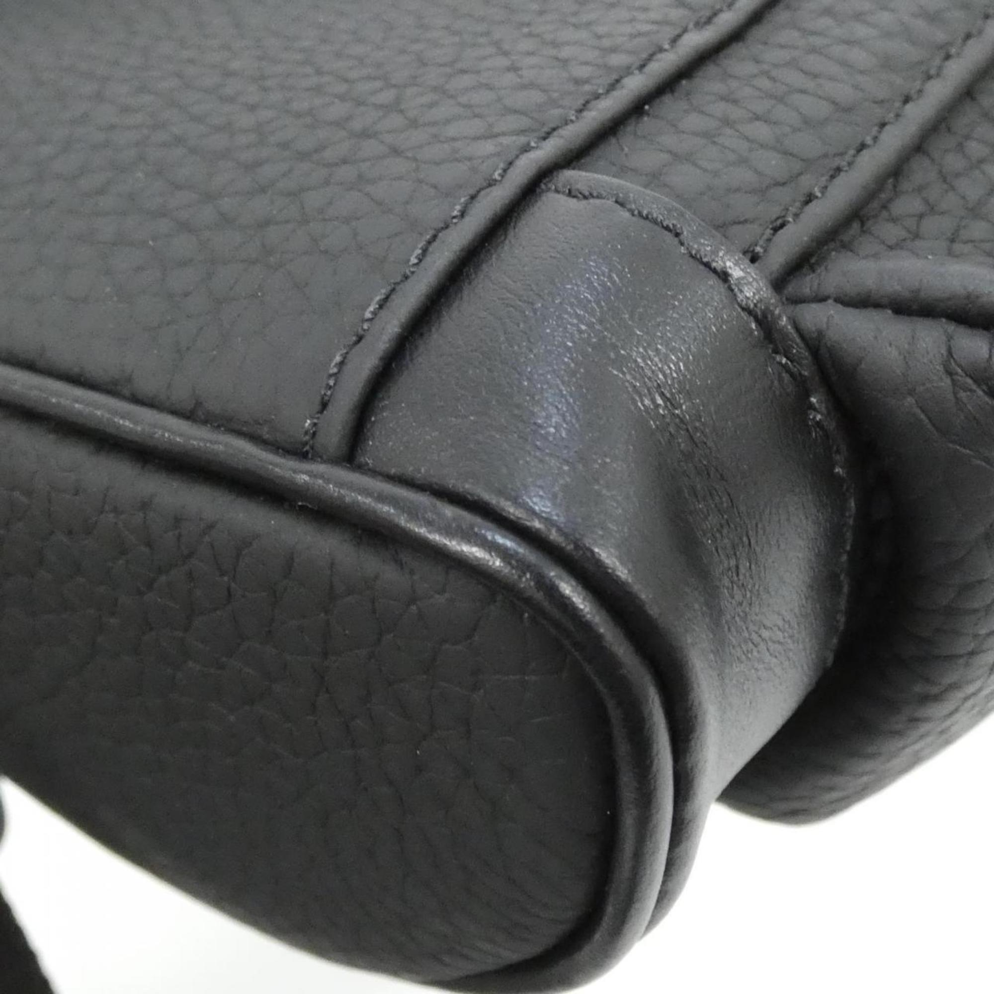 Louis Vuitton Black Leather Shoulder Bag (Pre-Owned)