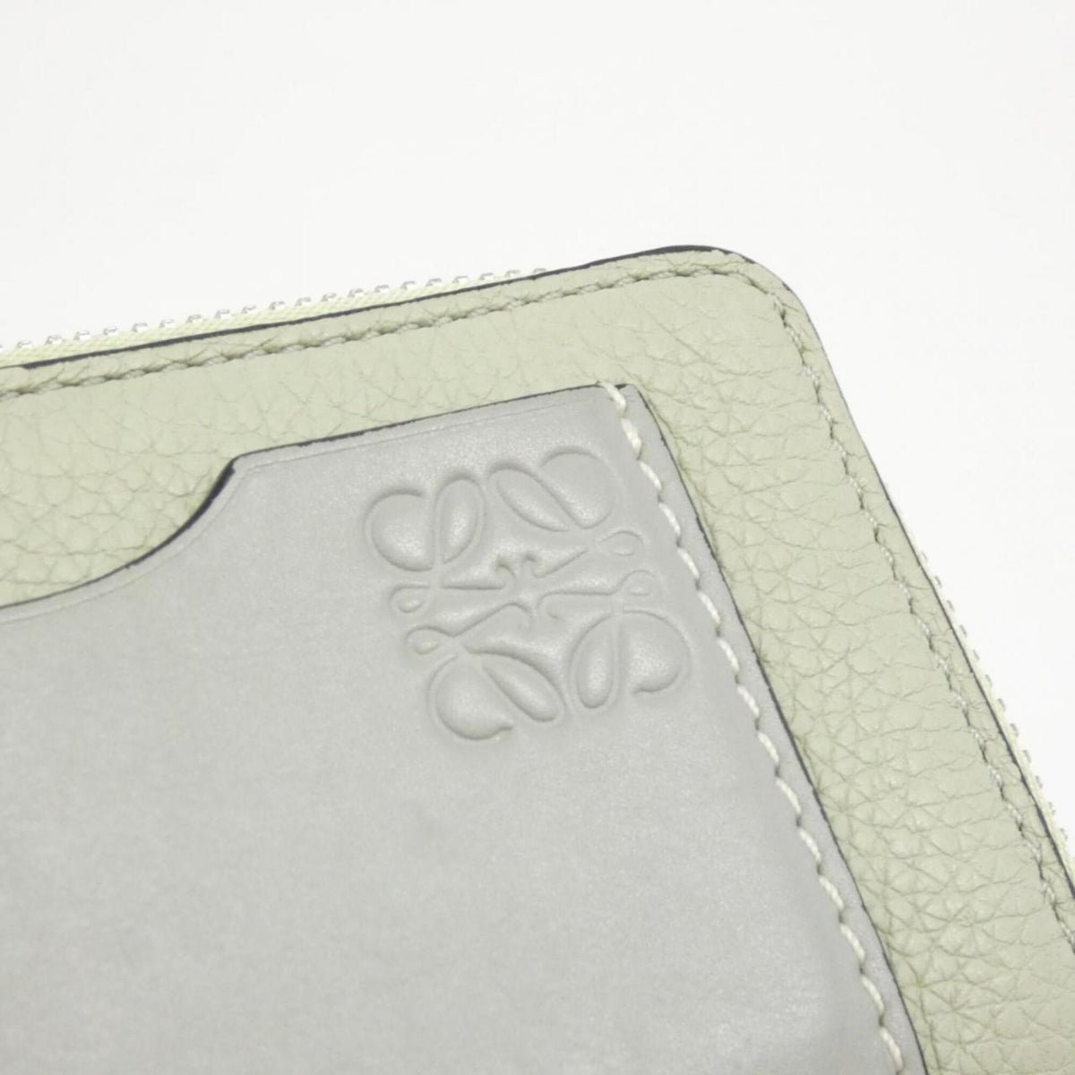 Loewe Gray Green Leather Coin Purse/Coin Case (Pre-Owned)