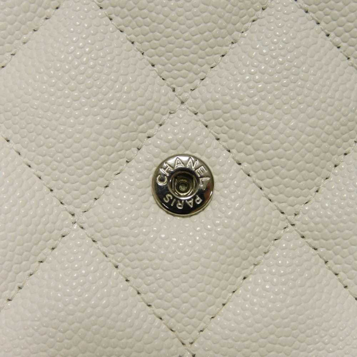 Chanel White Leather Wallet (Tri-Fold) (Pre-Owned)