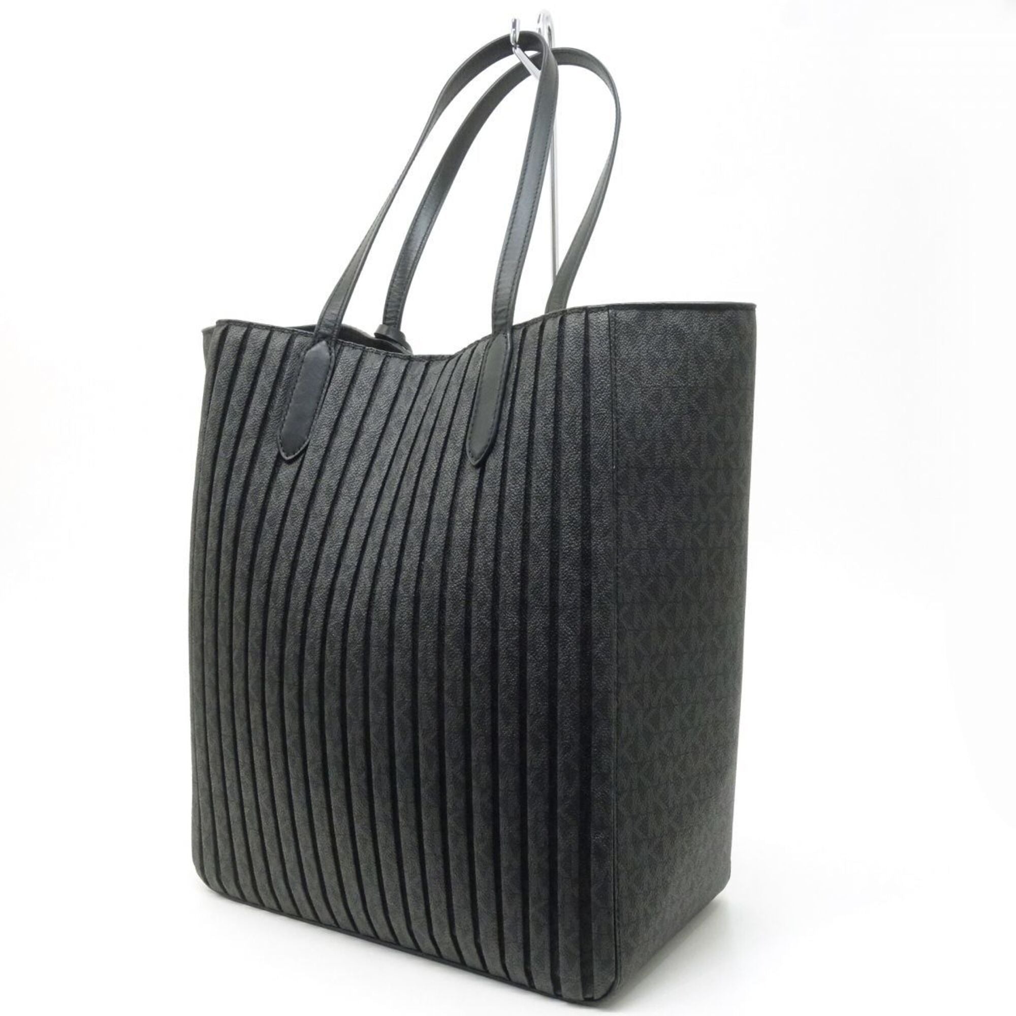 Michael Kors Black Tote Bag (Pre-Owned)