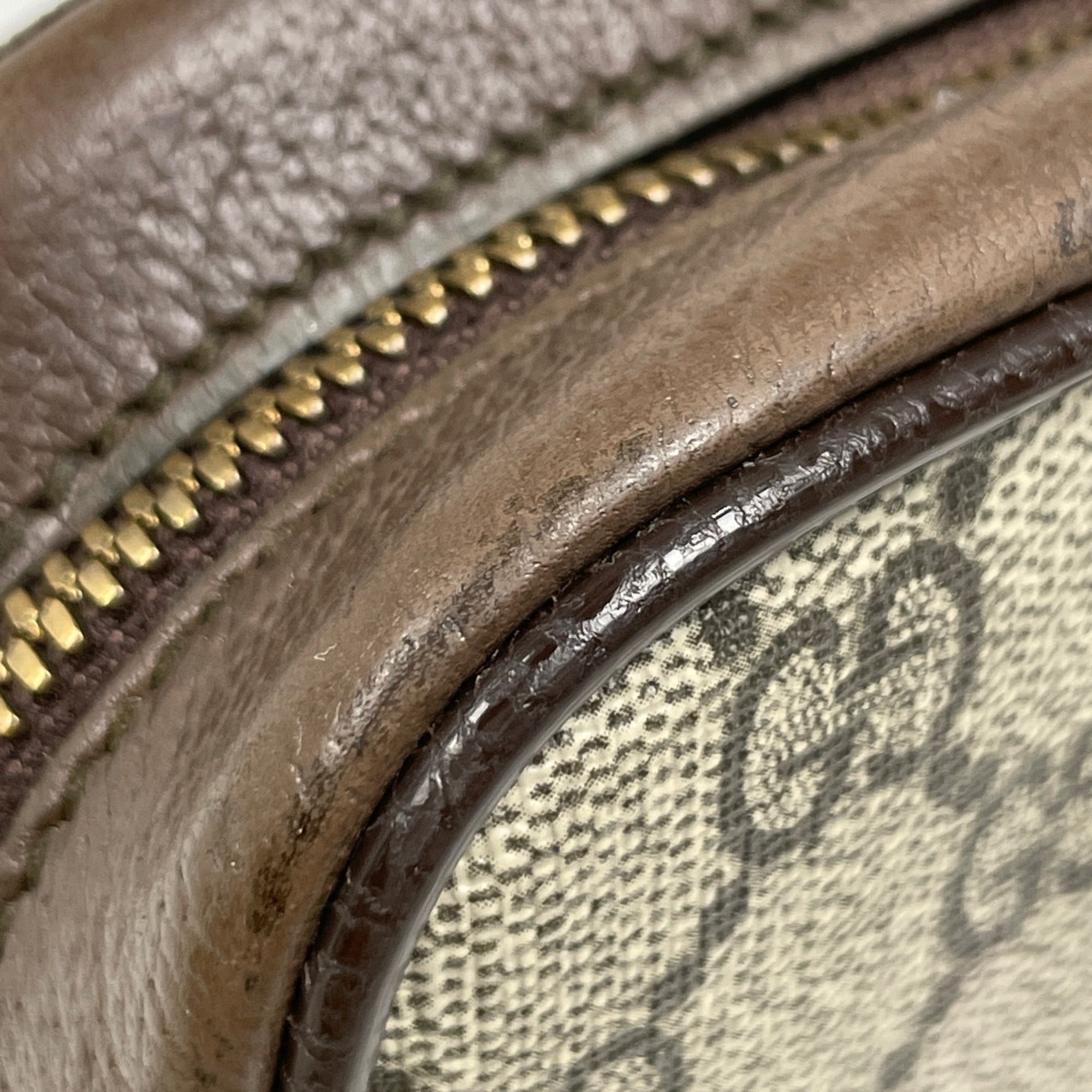 Gucci Brown Coated Canvas Shoulder Bag (Pre-Owned)