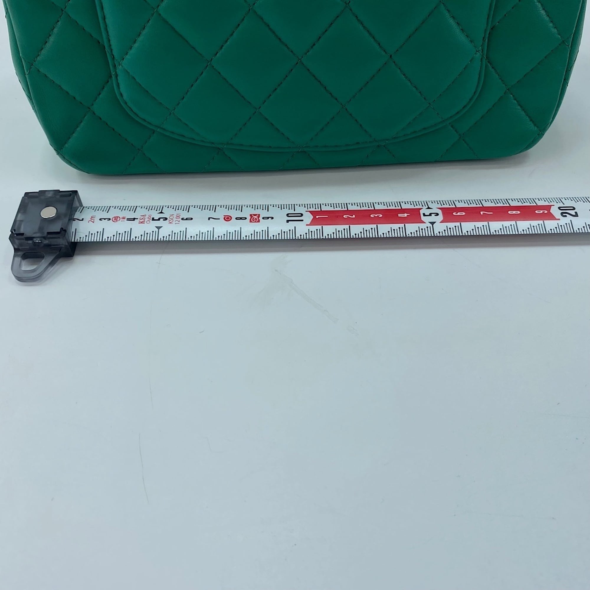 Chanel Green Handbag (Pre-Owned)