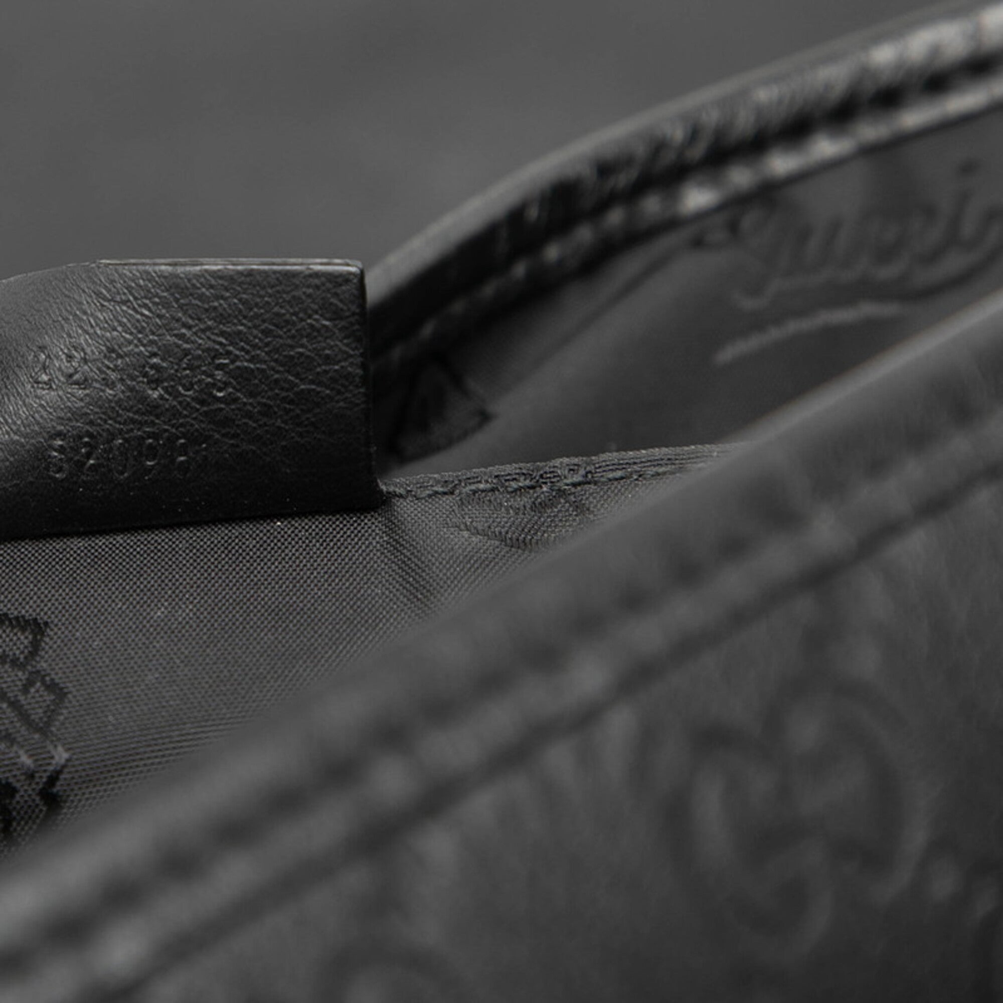 Gucci Black Leather Shoulder Bag (Pre-Owned)