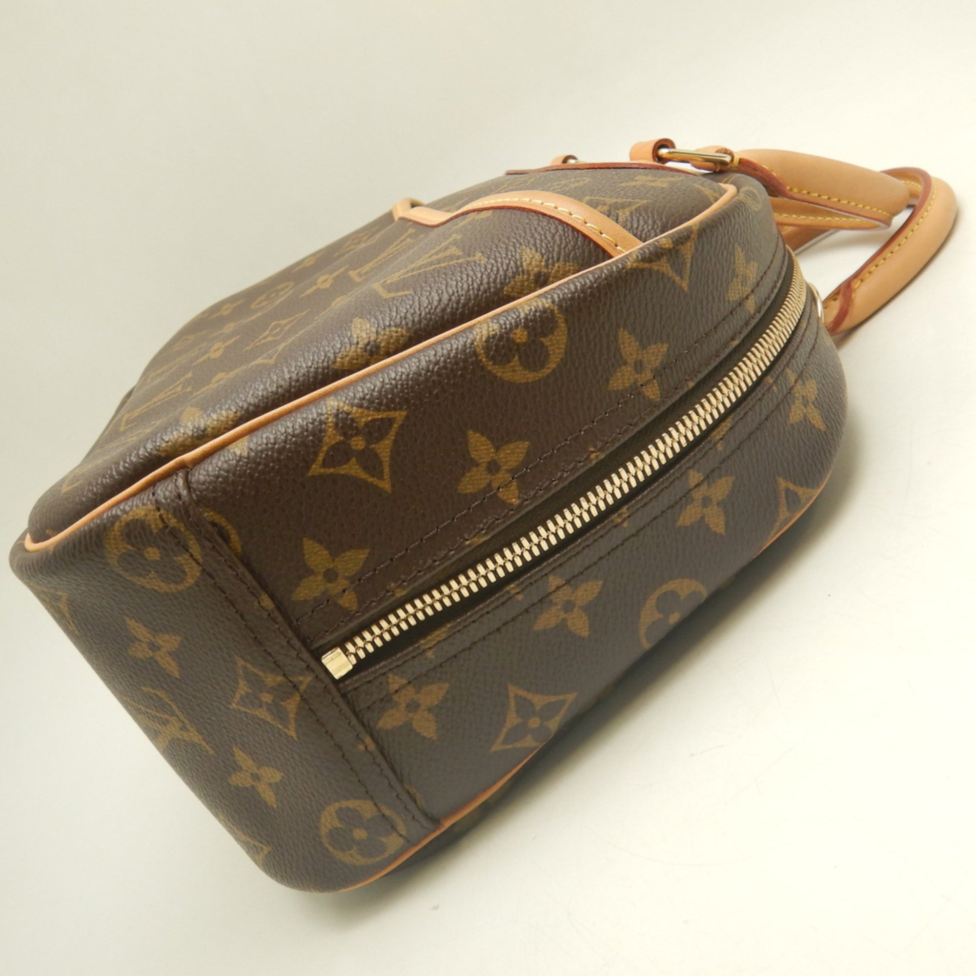 Louis Vuitton Brown Monogram Monogram Canvas Handbag (Pre-Owned)