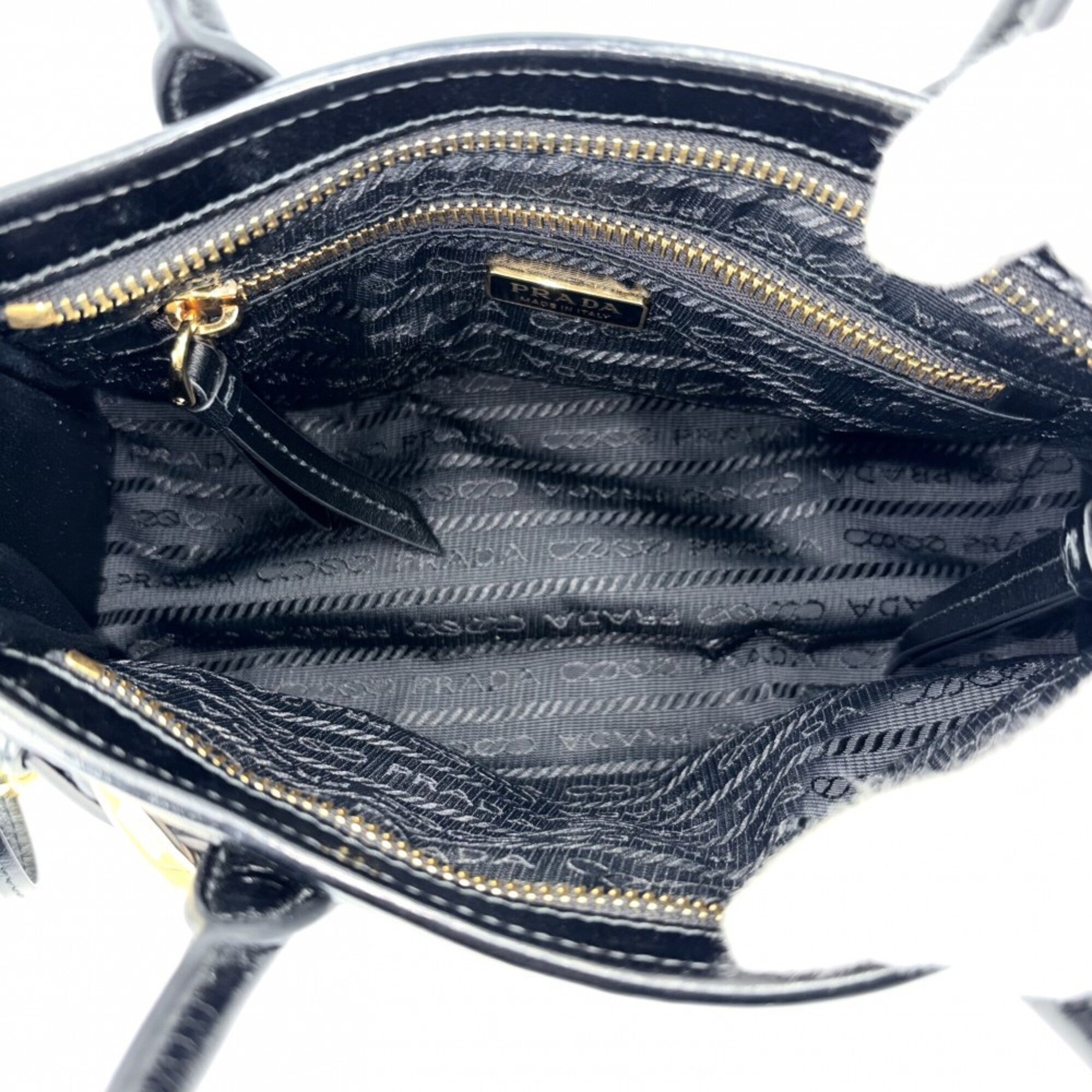 Prada Black Leather Handbag Shoulder Bag Tote Bag (Pre-Owned)
