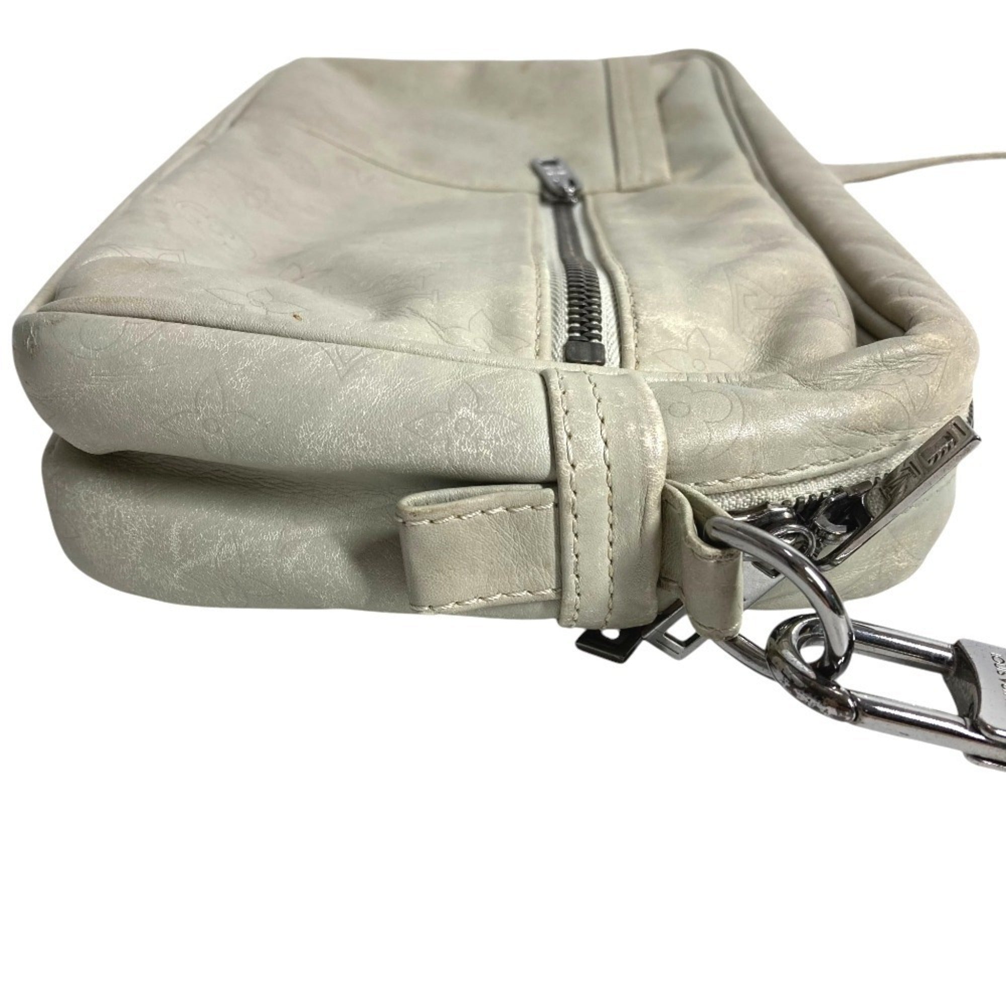 Louis Vuitton Light Gray Leather Pochette Shoulder Bag (Pre-Owned)