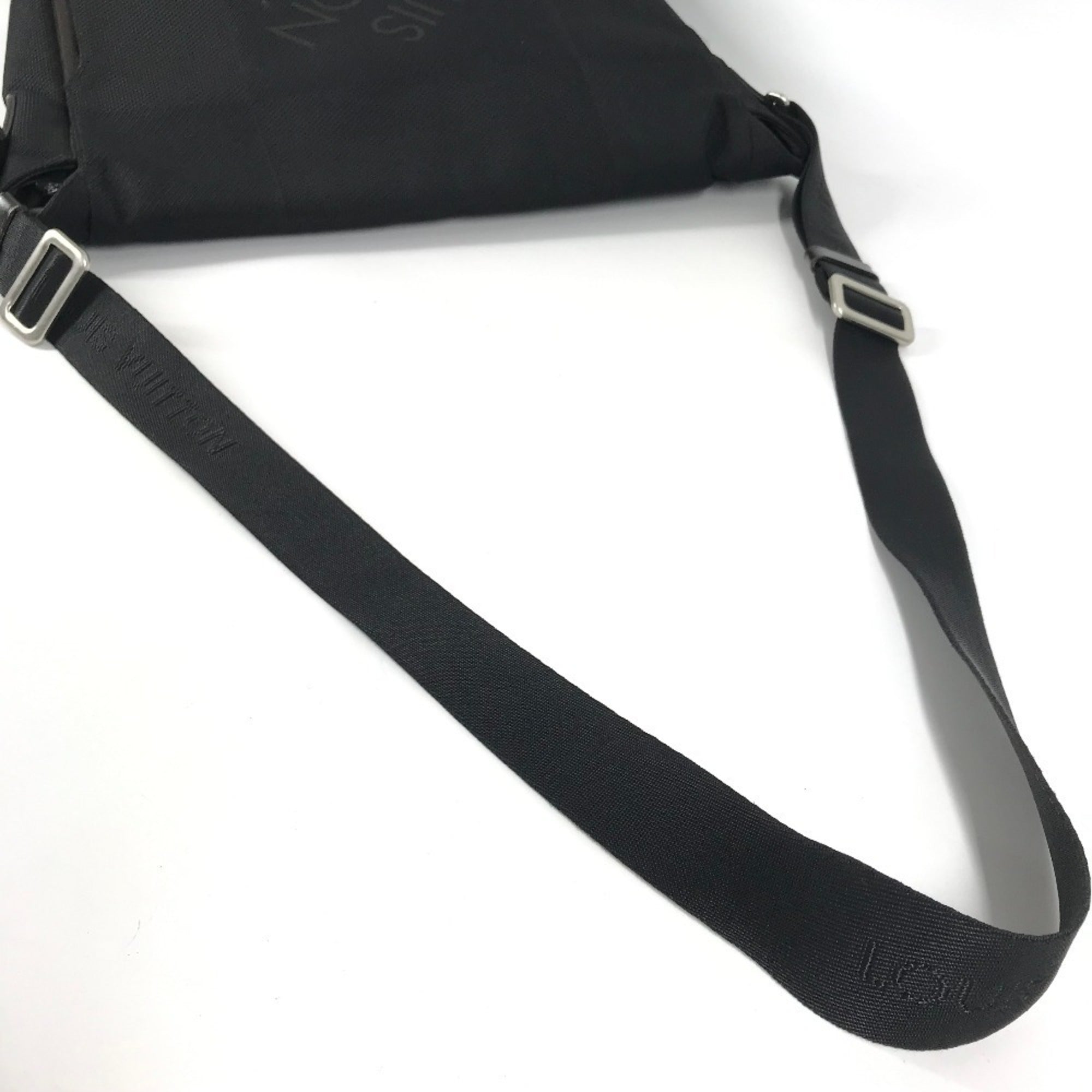 Louis Vuitton Black Noir Damier Geant Messenger Bag Shoulder Bag (Pre-Owned)