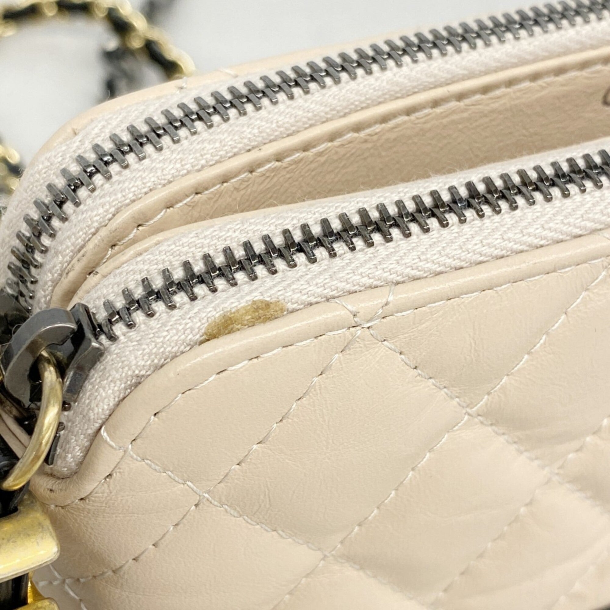 Chanel Beige Black Leather Shoulder Bag (Pre-Owned)