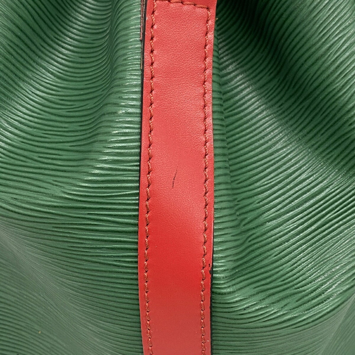 Louis Vuitton Borneo Green Castilian Red Shoulder Bag (Pre-Owned)