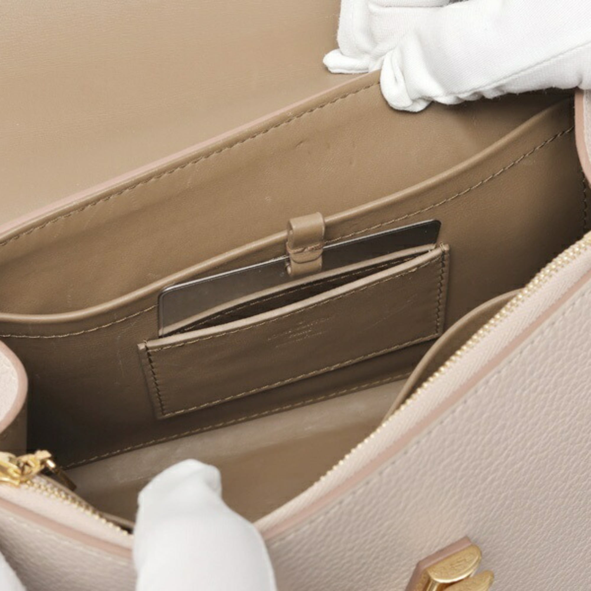 Louis Vuitton Grayish Leather Handbag (Pre-Owned)