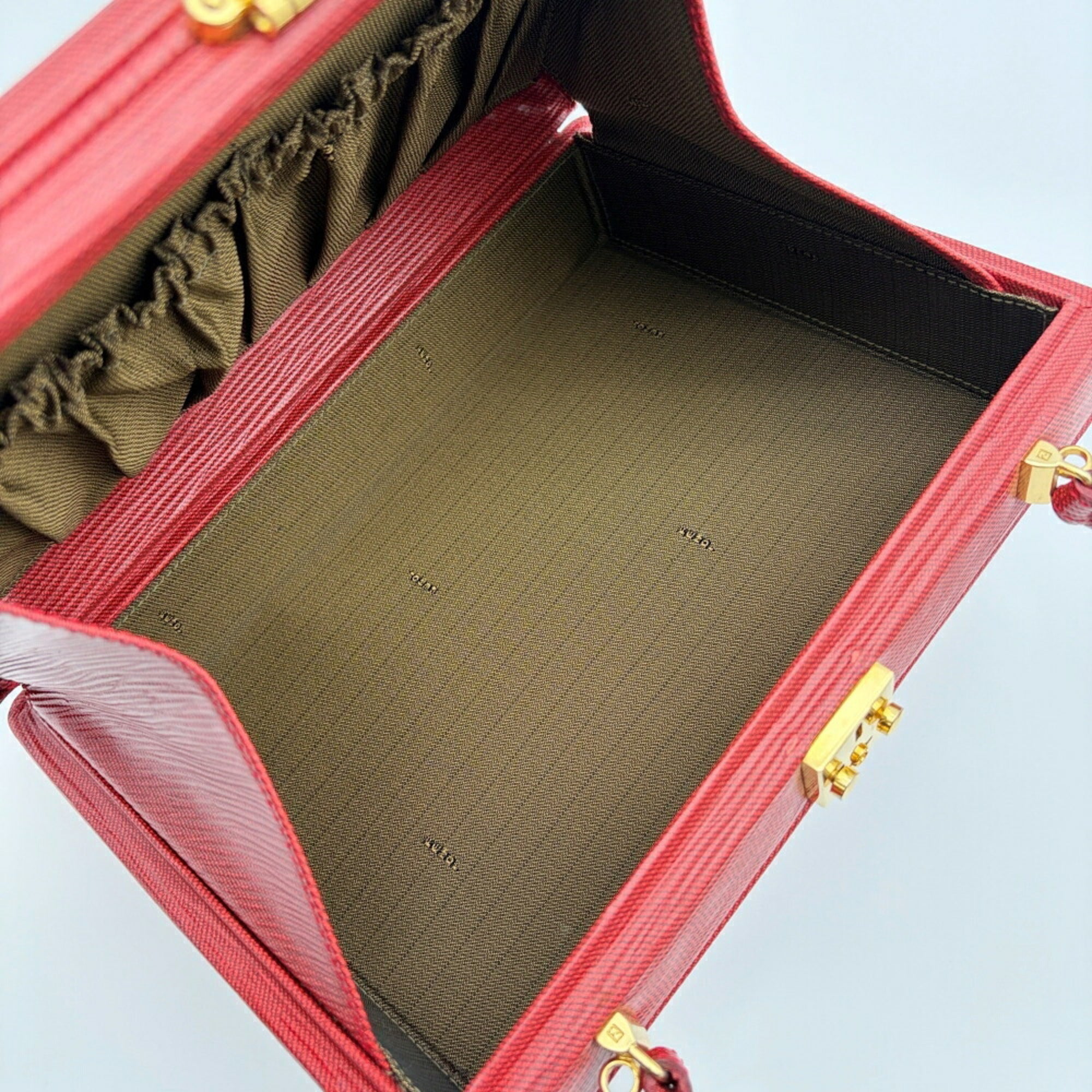 Fendi Red Color Leather Shoulder Bag (Pre-Owned)
