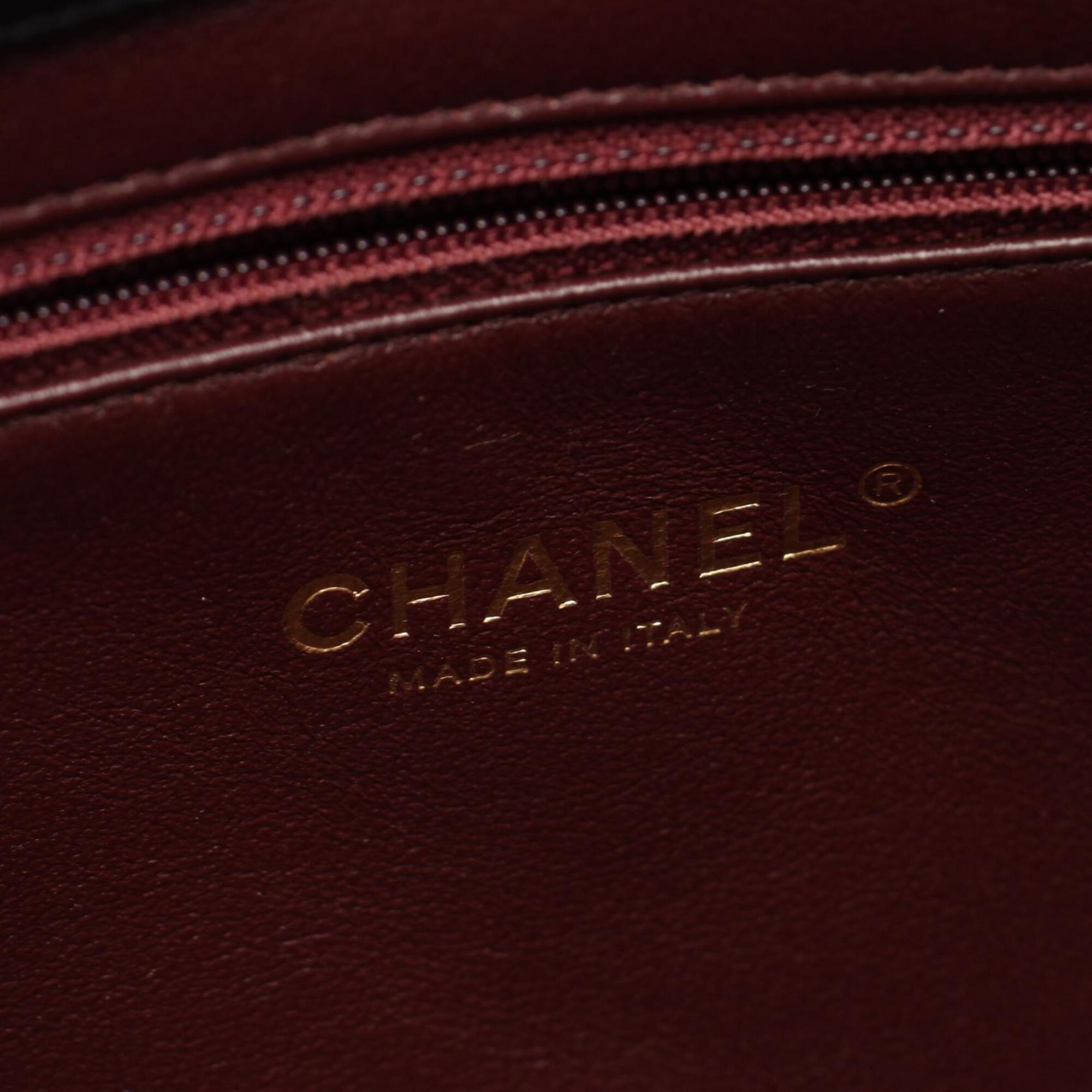 Chanel Black Leather Handbag Shoulder Bag (Pre-Owned)
