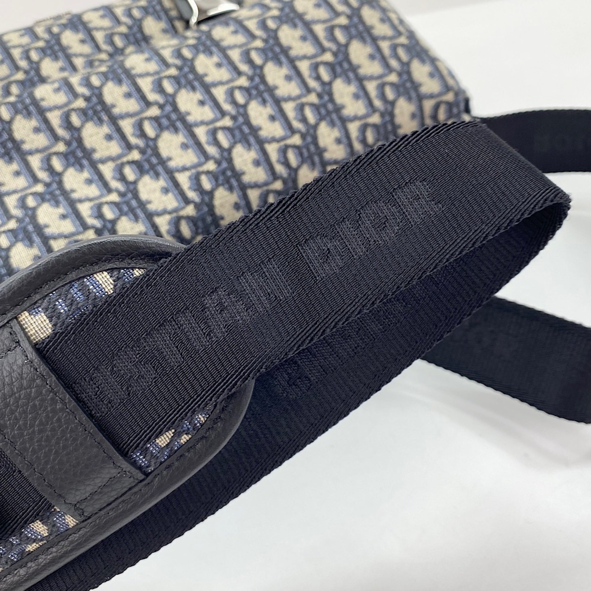 Christian Dior Navy Shoulder Bag (Pre-Owned)