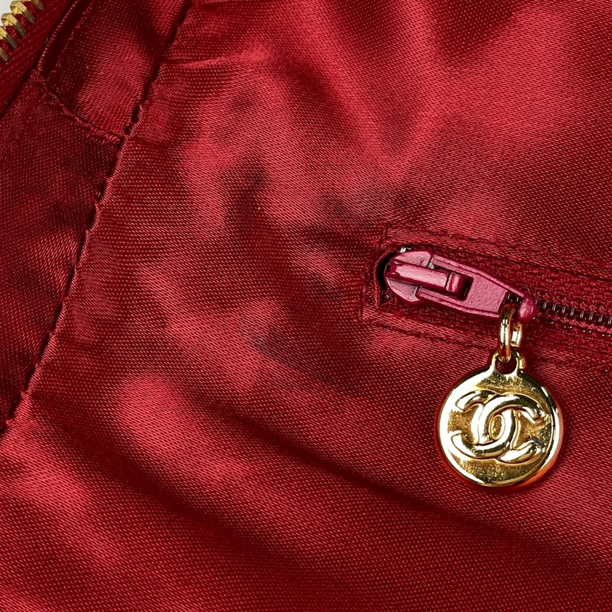 Chanel Red Color Grained Calfskin Shoulder Bag (Pre-Owned)