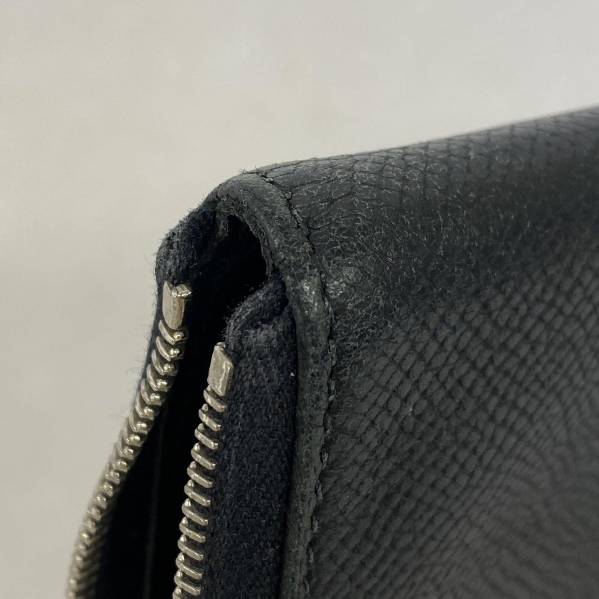 Hermes Black Leather Long Wallet (Bi-Fold) (Pre-Owned)
