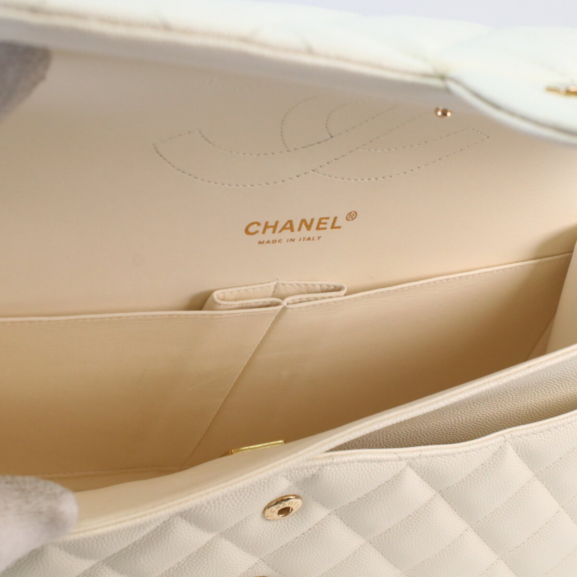 Chanel Ivory Grained Calfskin Shoulder Bag (Pre-Owned)