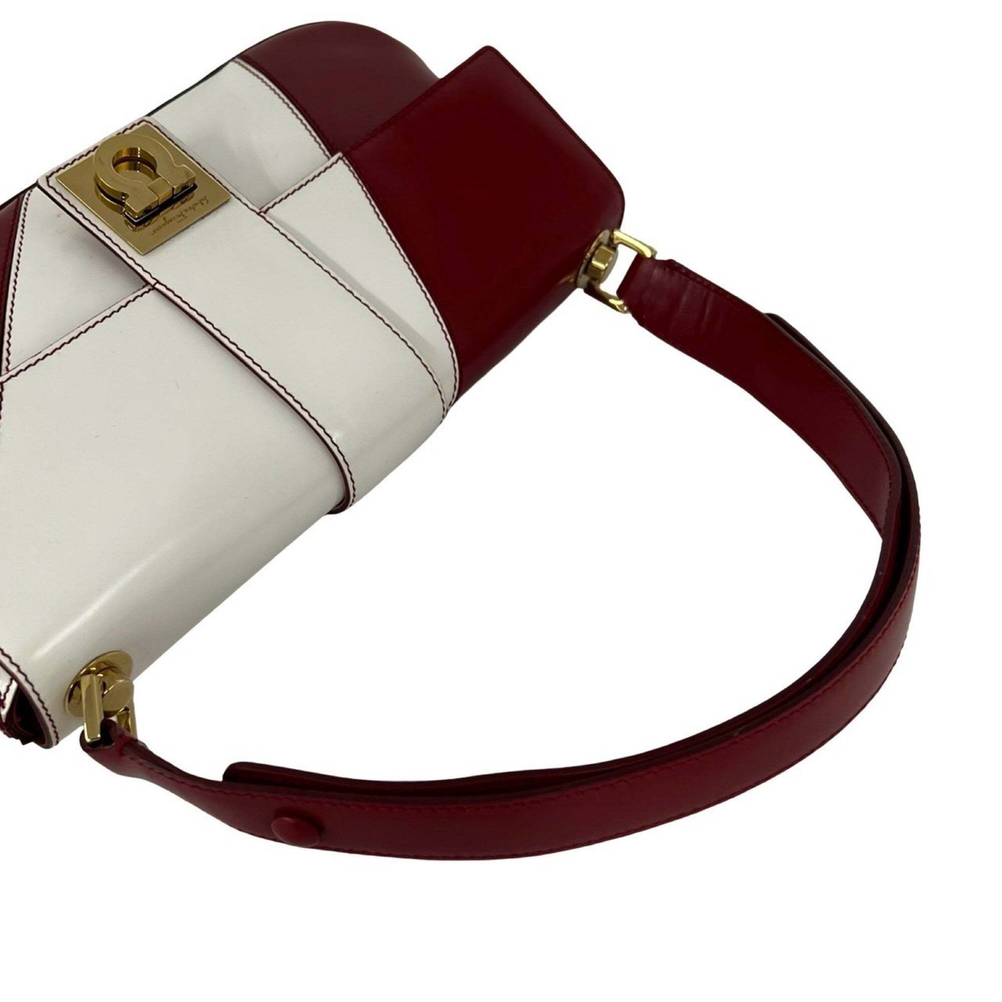 Salvatore Ferragamo Red Color White Leather Shoulder Bag (Pre-Owned)