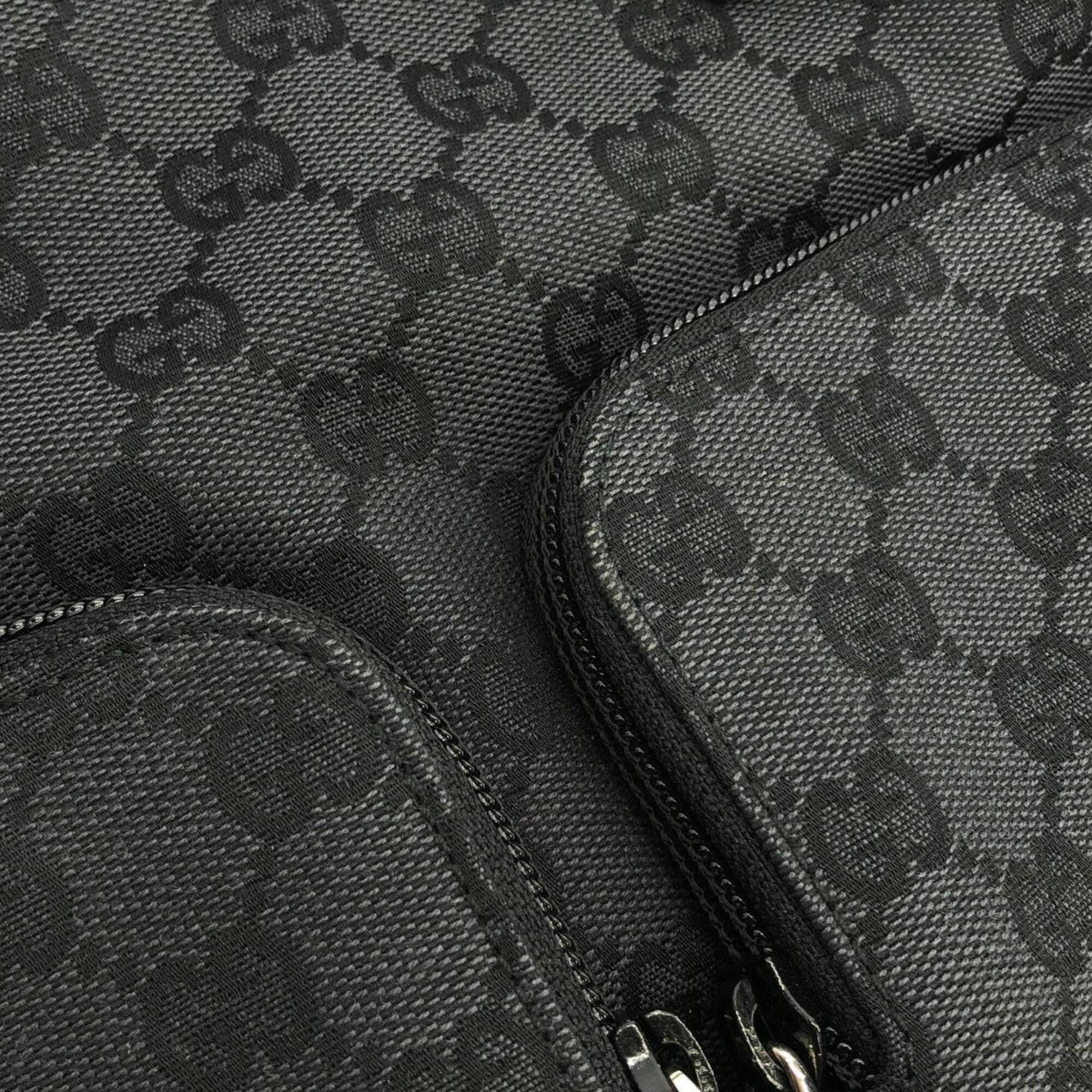 Gucci Black Gg Canvas Handbag (Pre-Owned)