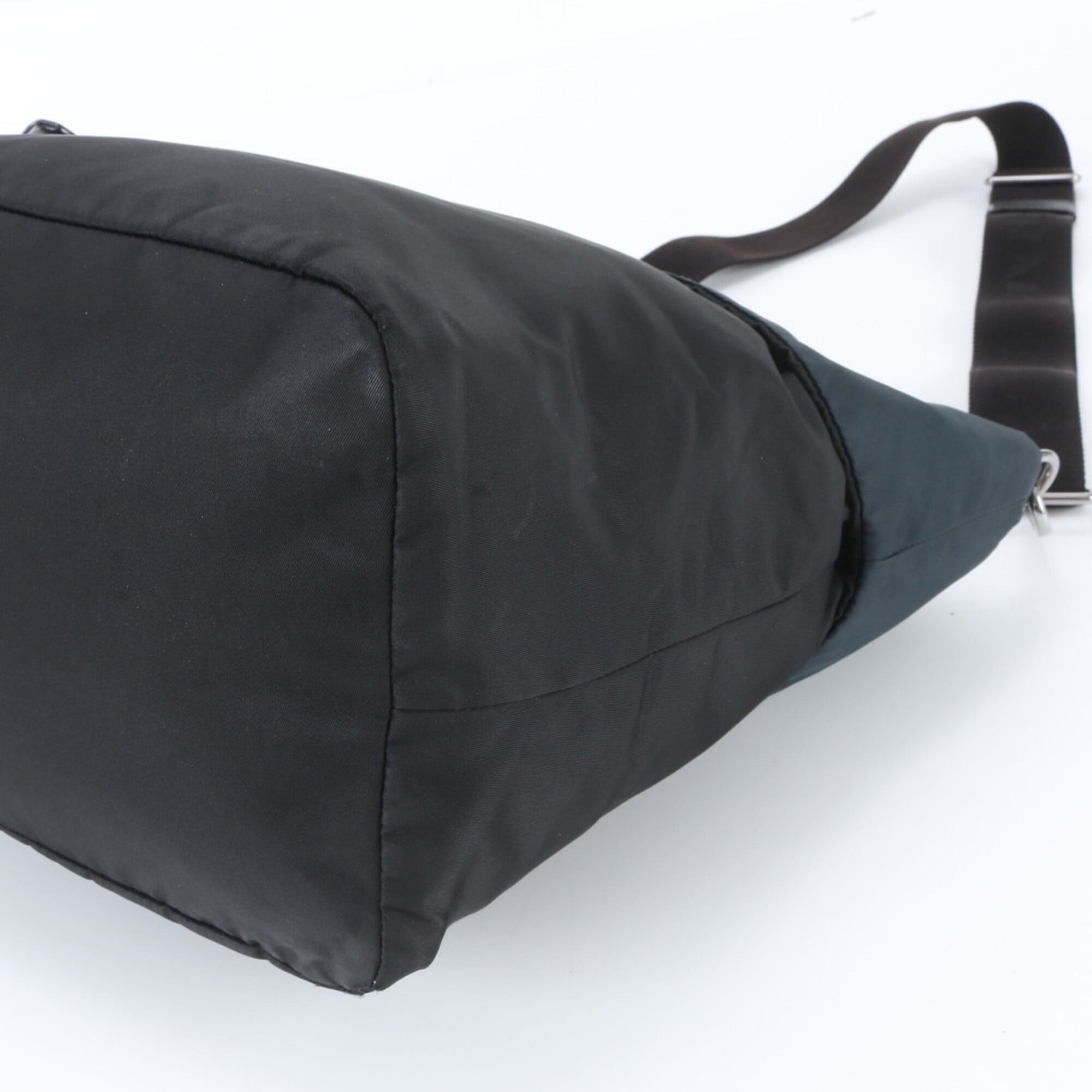 Prada Black Navy Leather Nylon Shoulder Bag (Pre-Owned)