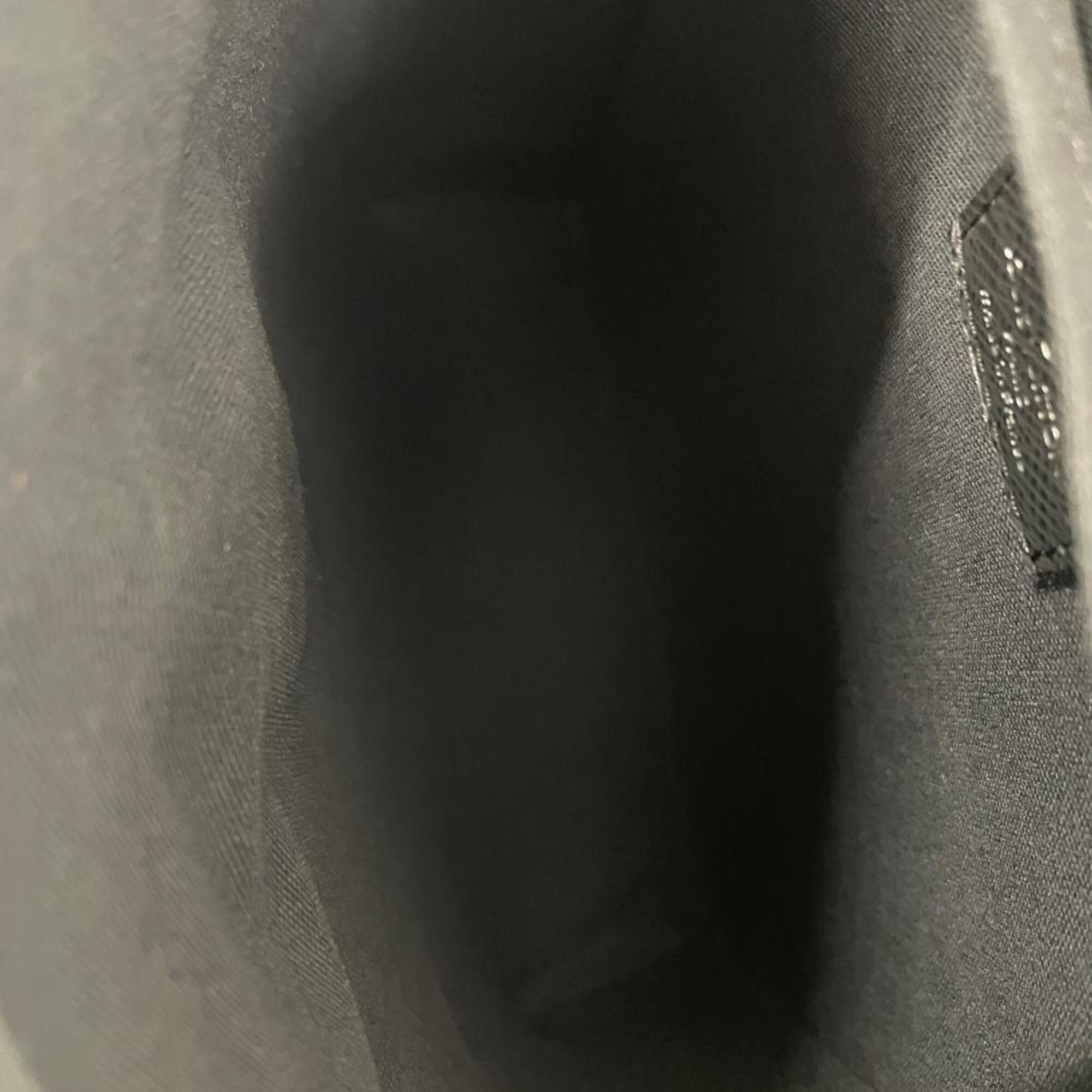 Louis Vuitton Black Taiga Leather Shoulder Bag (Pre-Owned)