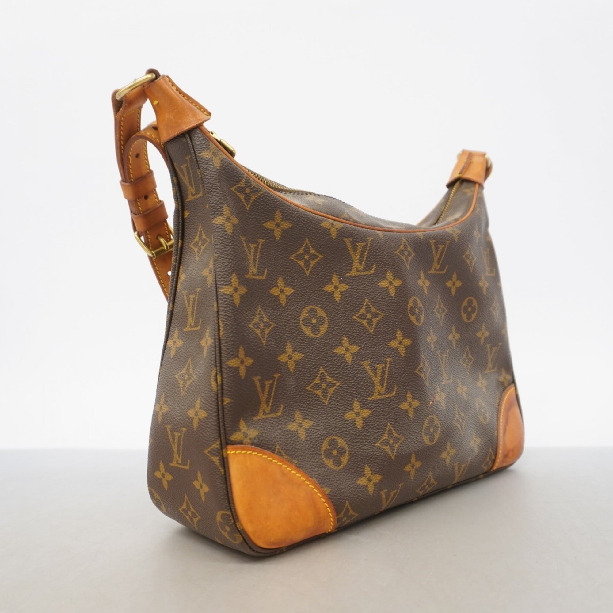 Louis Vuitton Brown Shoulder Bag (Pre-Owned)