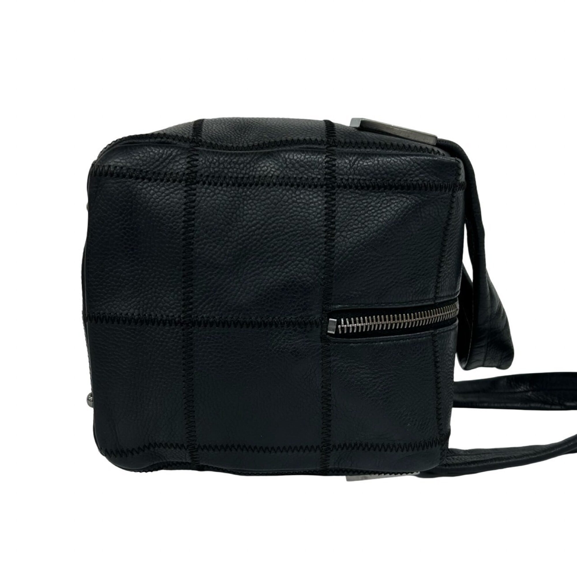 Chanel Black Grained Calfskin Handbag (Pre-Owned)
