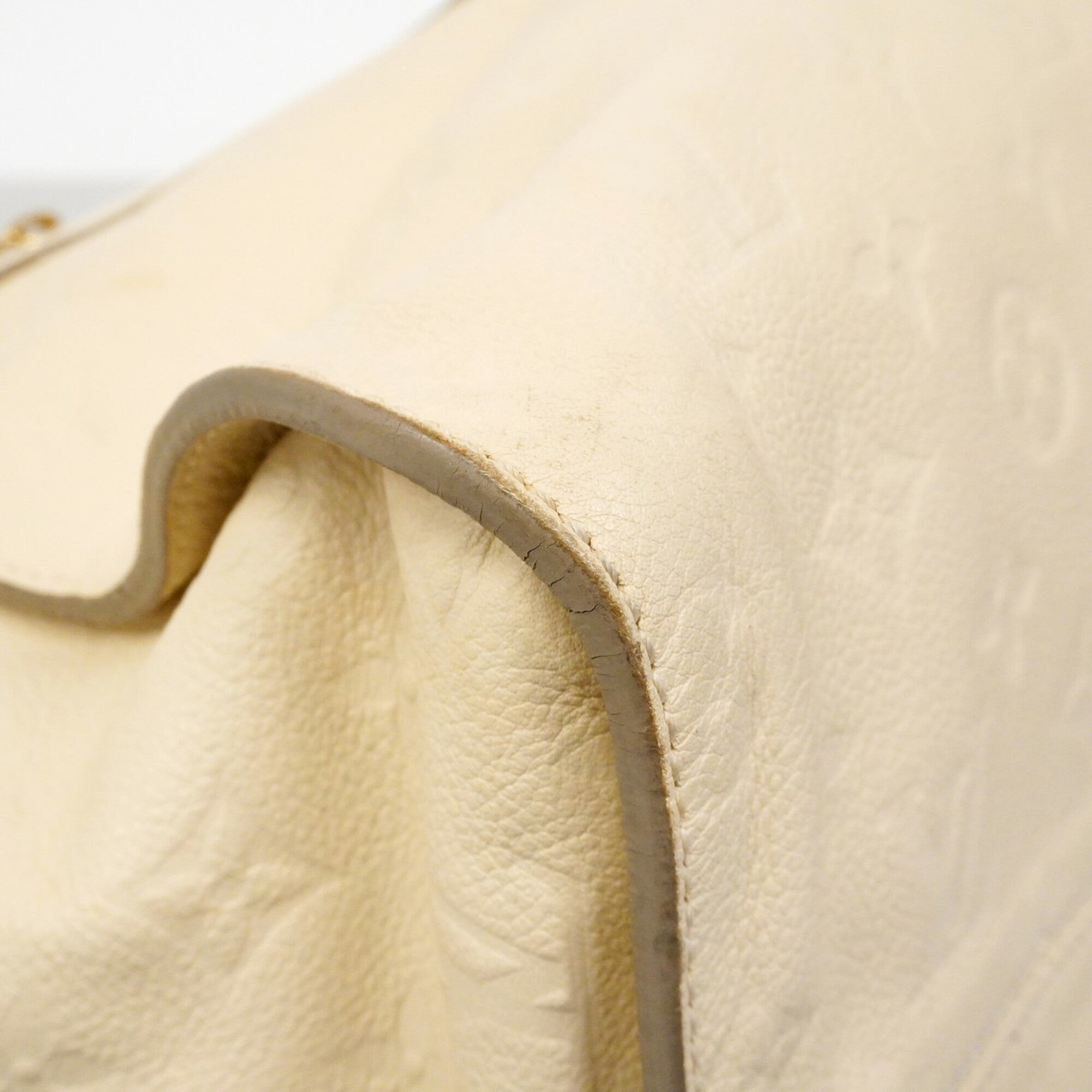 Louis Vuitton Neige Handbag (Pre-Owned)