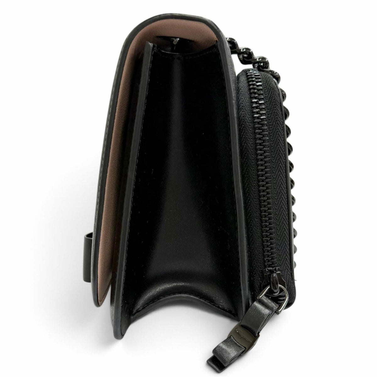Salvatore Ferragamo Black Leather Shoulder Bag (Pre-Owned)
