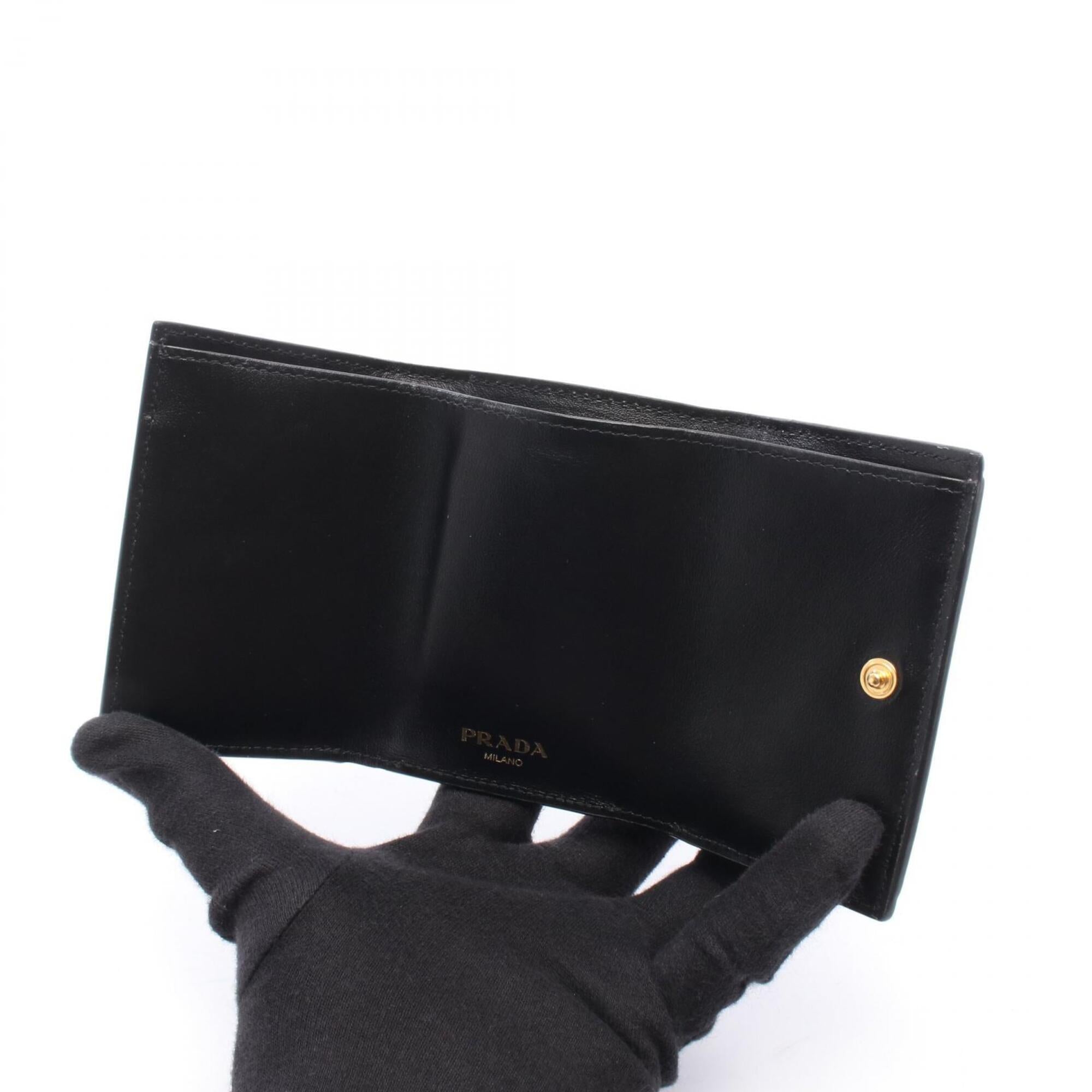 Prada Black Leather Wallet (Tri-Fold) (Pre-Owned)