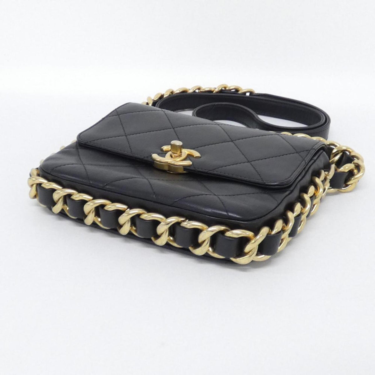 Chanel Black Leather Shoulder Bag (Pre-Owned)