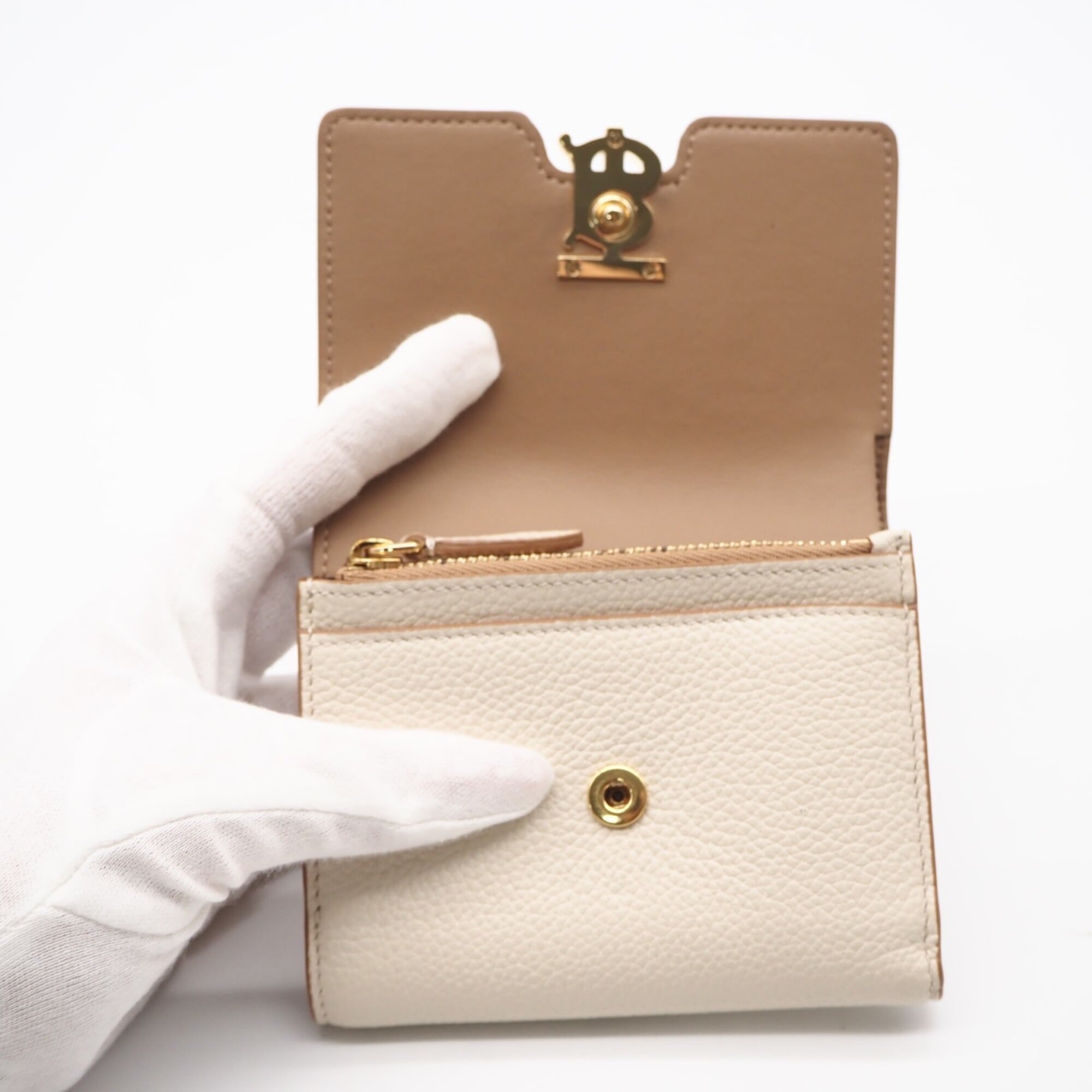 Burberry Beige Cream Leather Wallet (Tri-Fold) (Pre-Owned)