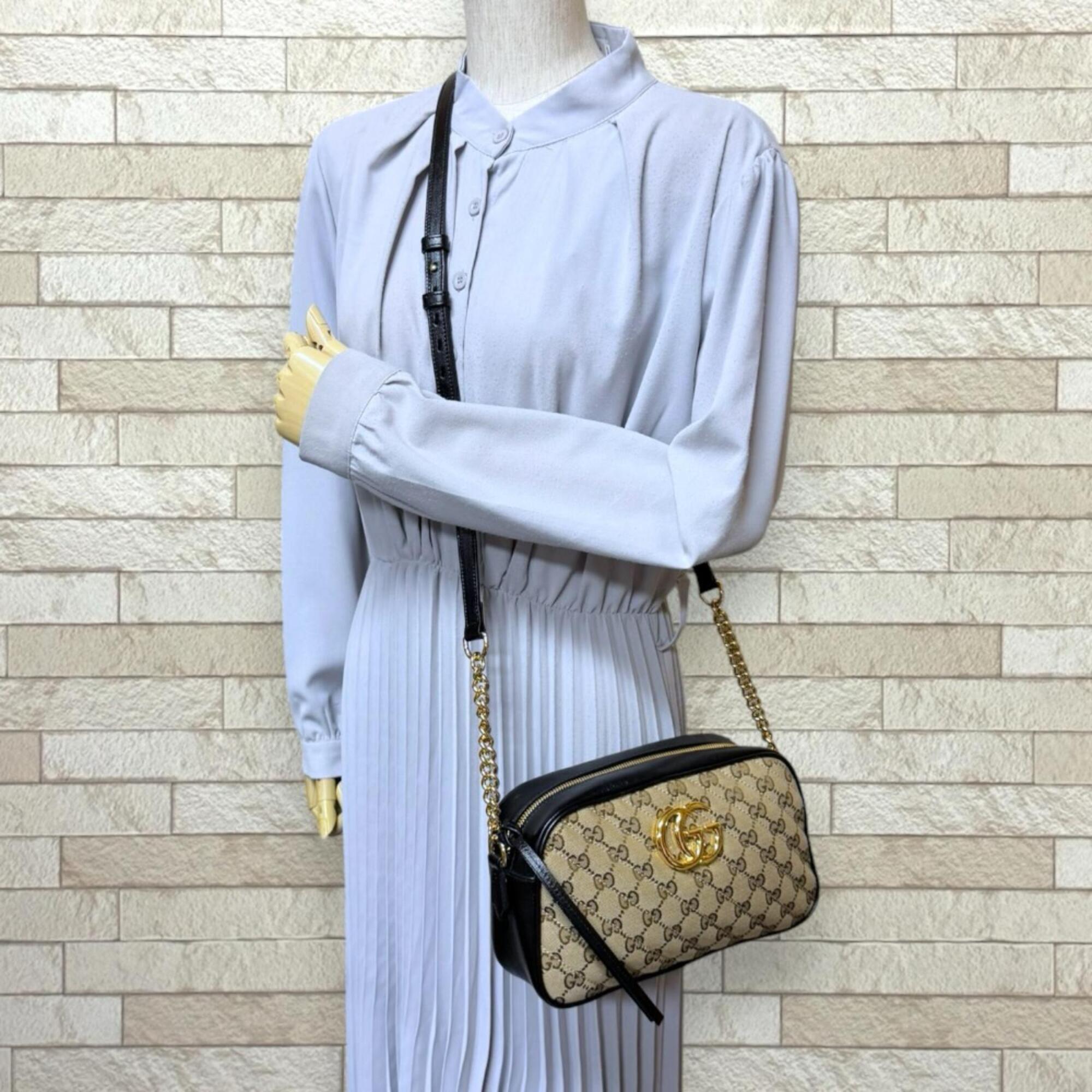 Gucci Beige Black Gg Canvas Shoulder Bag (Pre-Owned)
