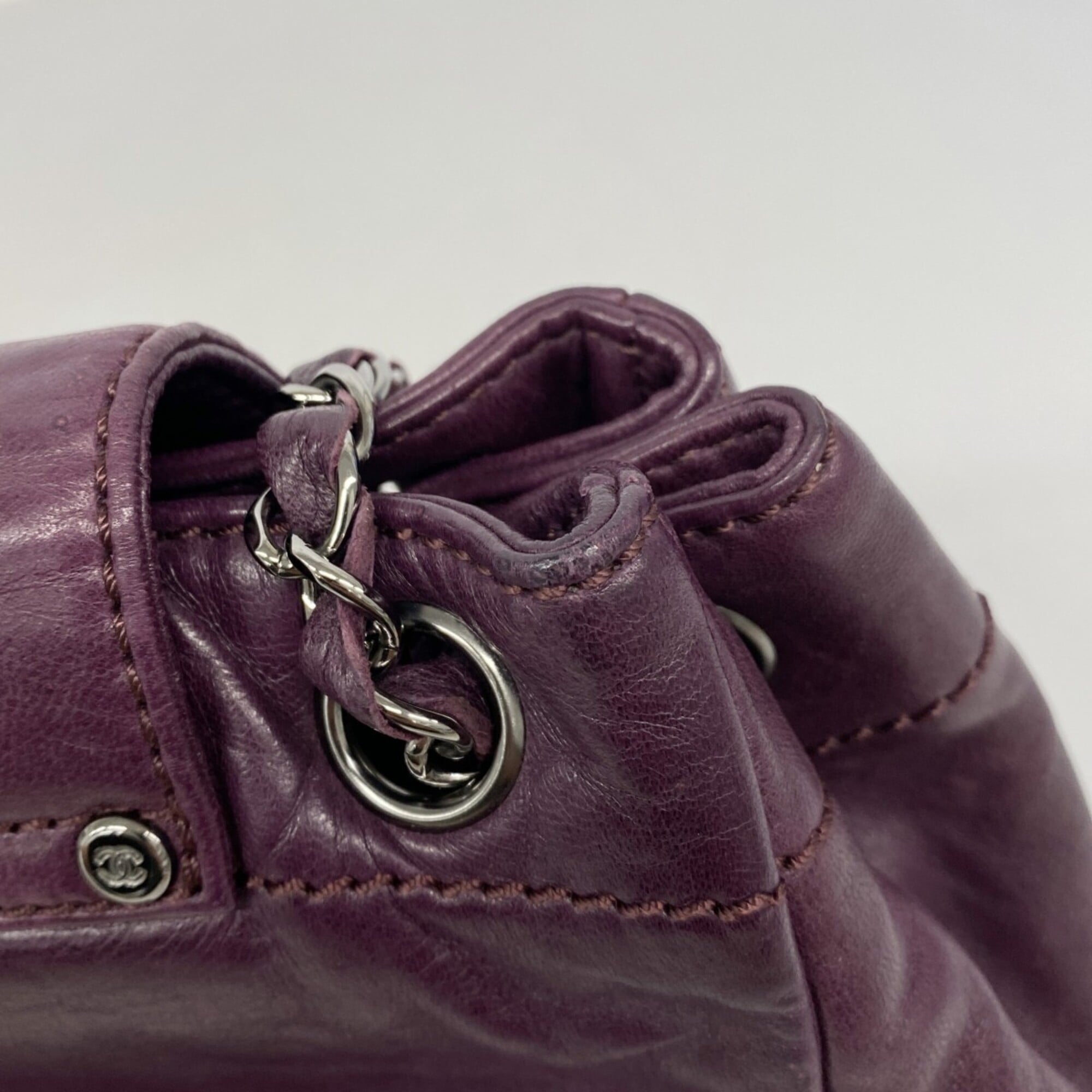 Chanel Purple Leather Shoulder Bag (Pre-Owned)