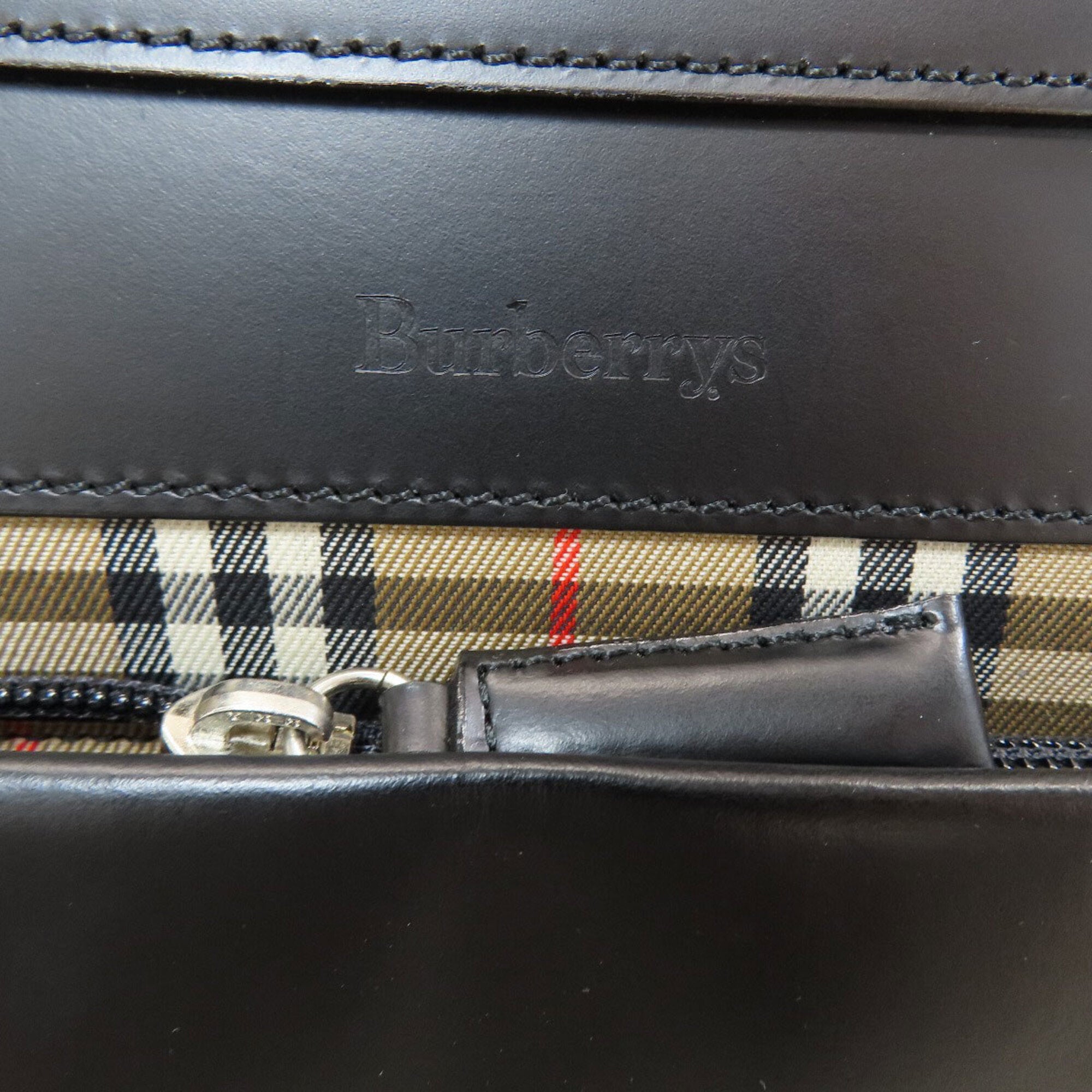 Burberry Black Leather Shoulder Bag (Pre-Owned)